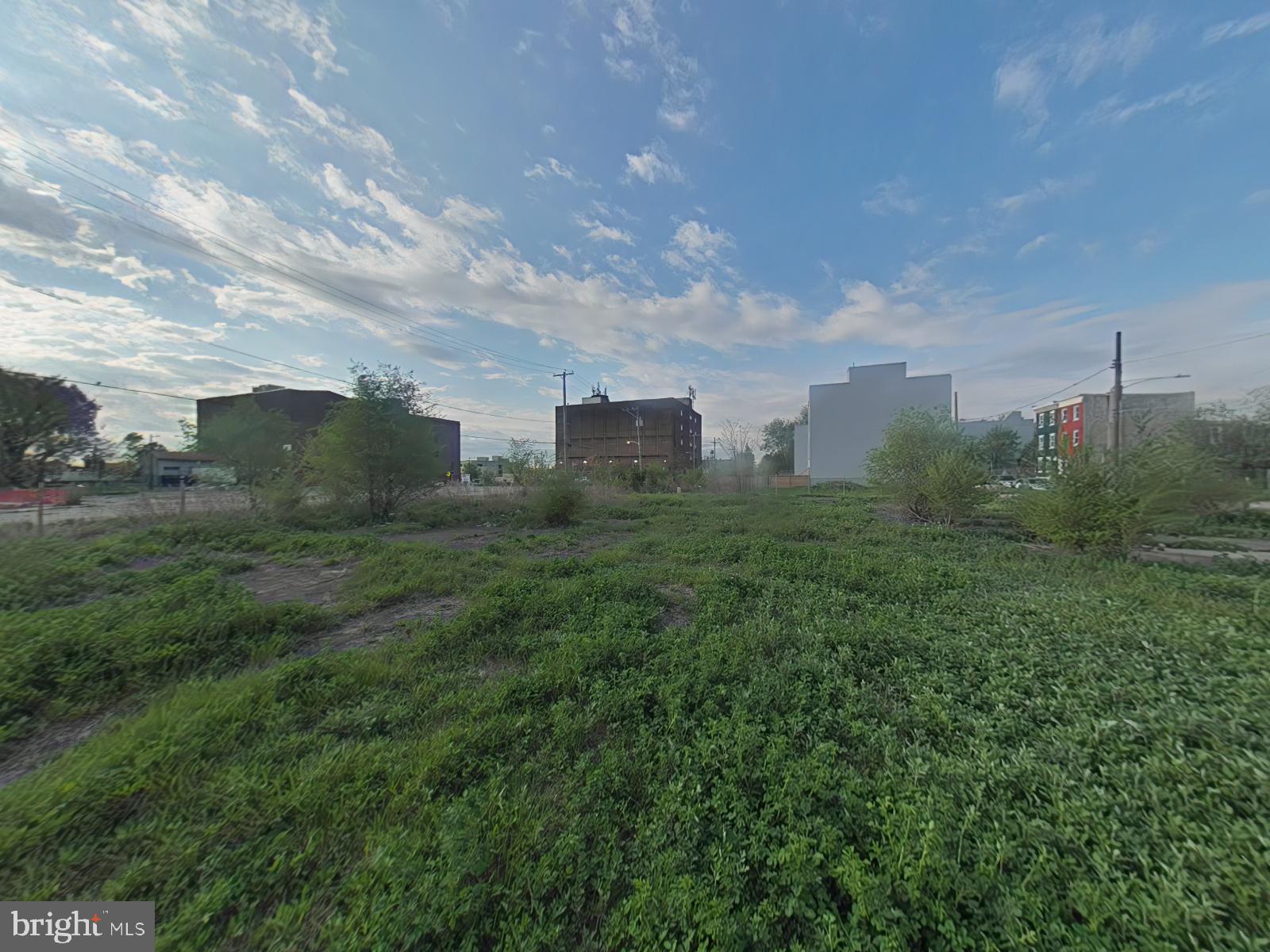 WEST KENSINGTON - Land