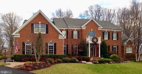 Photo of 5801 Malvern Hill Court, HAYMARKET, VA 20169 (MLS # VAPW2112020)
