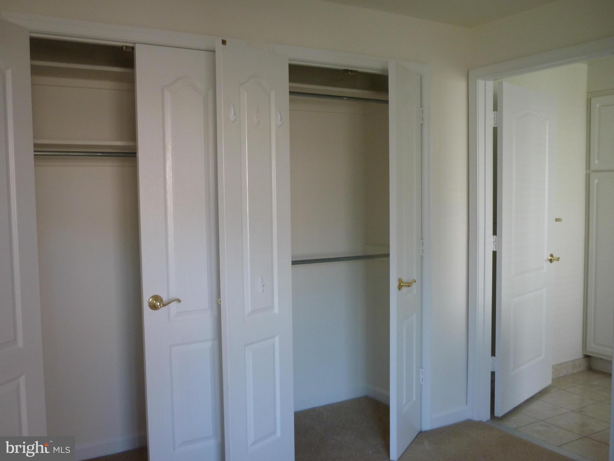 VIRGINIA SQUARE - Residential Lease