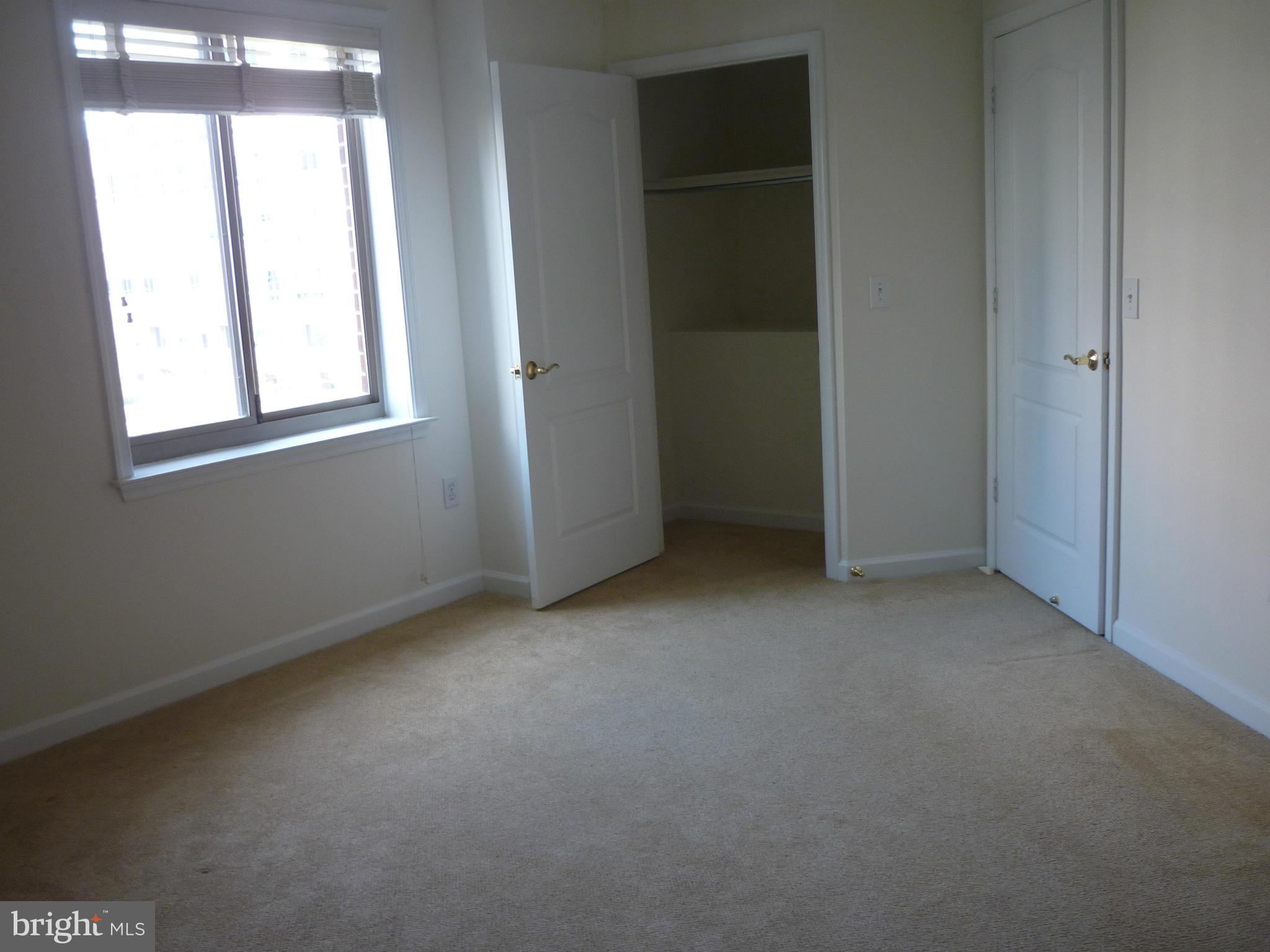 VIRGINIA SQUARE - Residential Lease