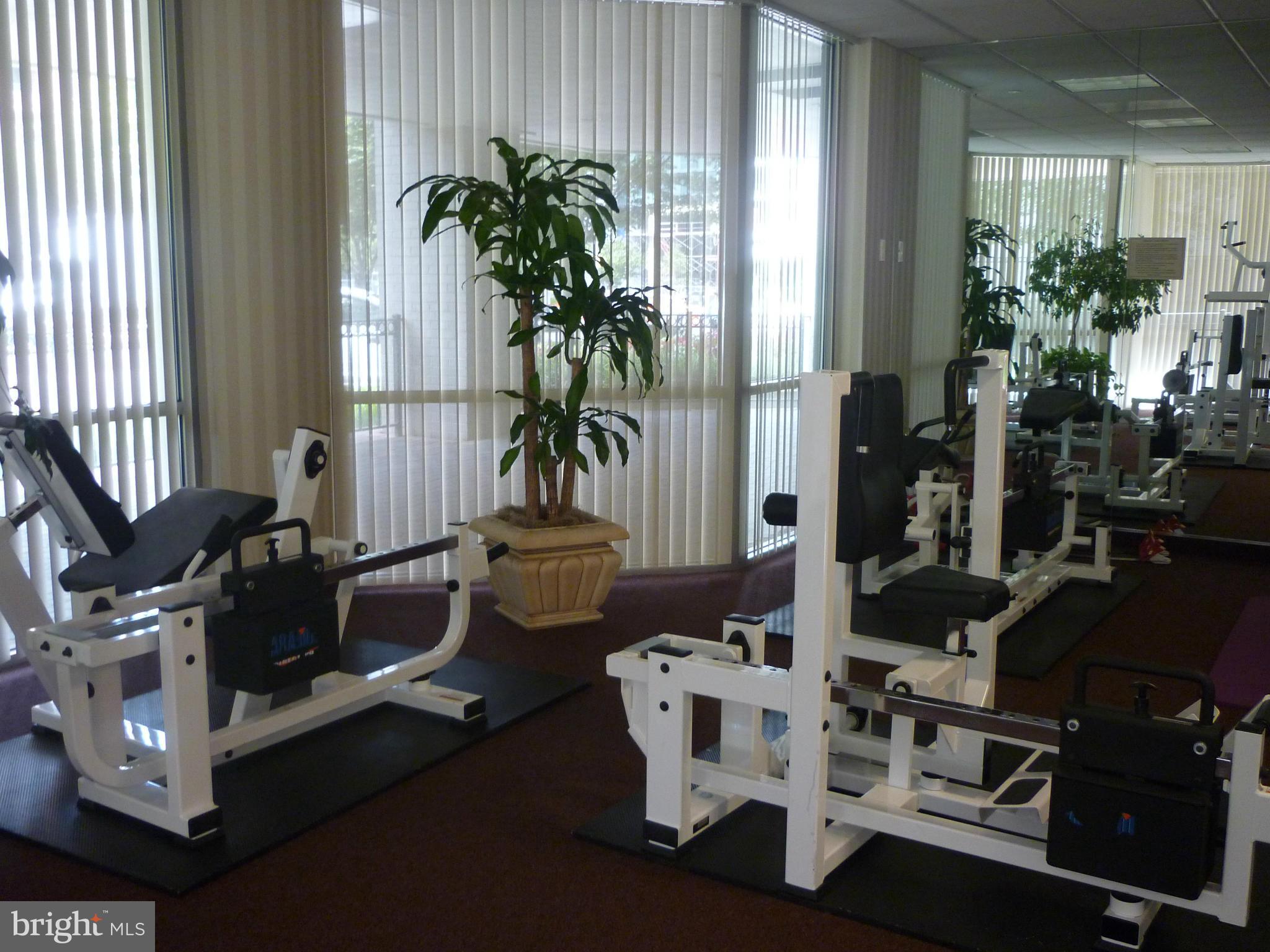 VIRGINIA SQUARE - Residential Lease