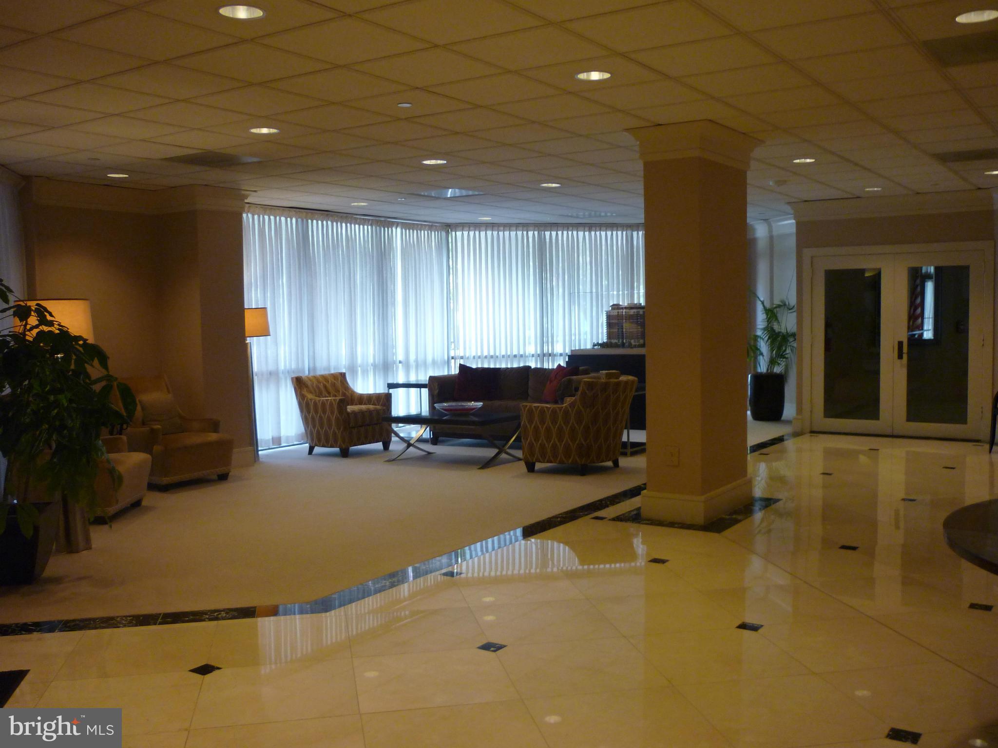 VIRGINIA SQUARE - Residential Lease