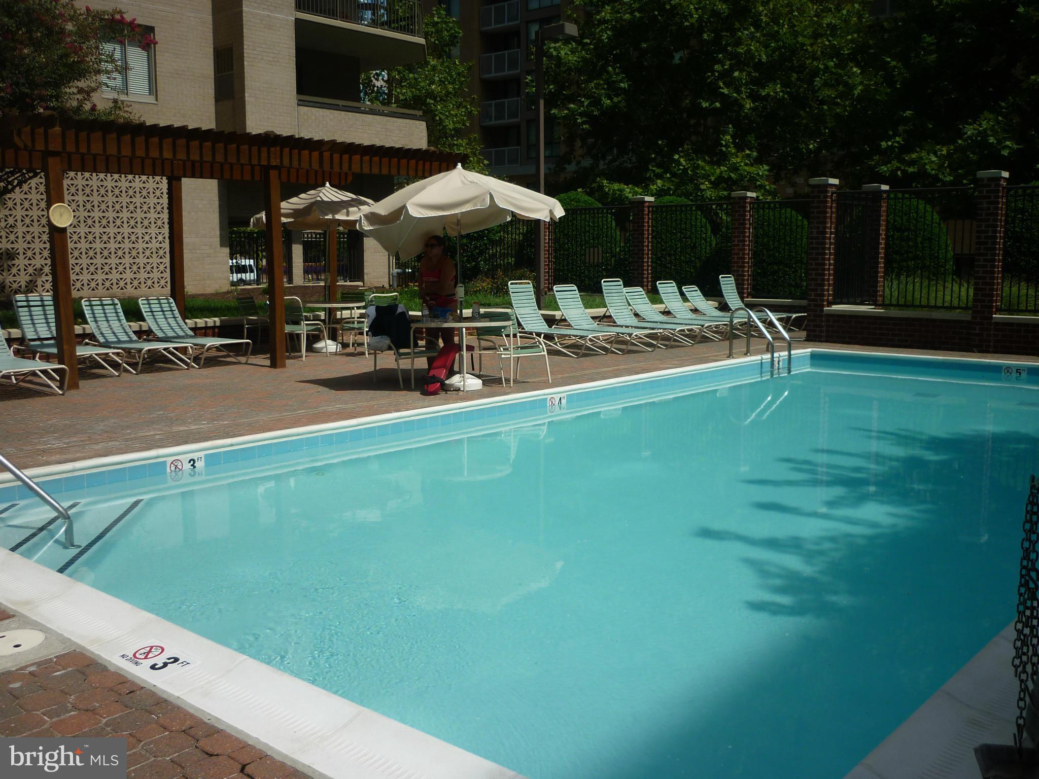 VIRGINIA SQUARE - Residential Lease