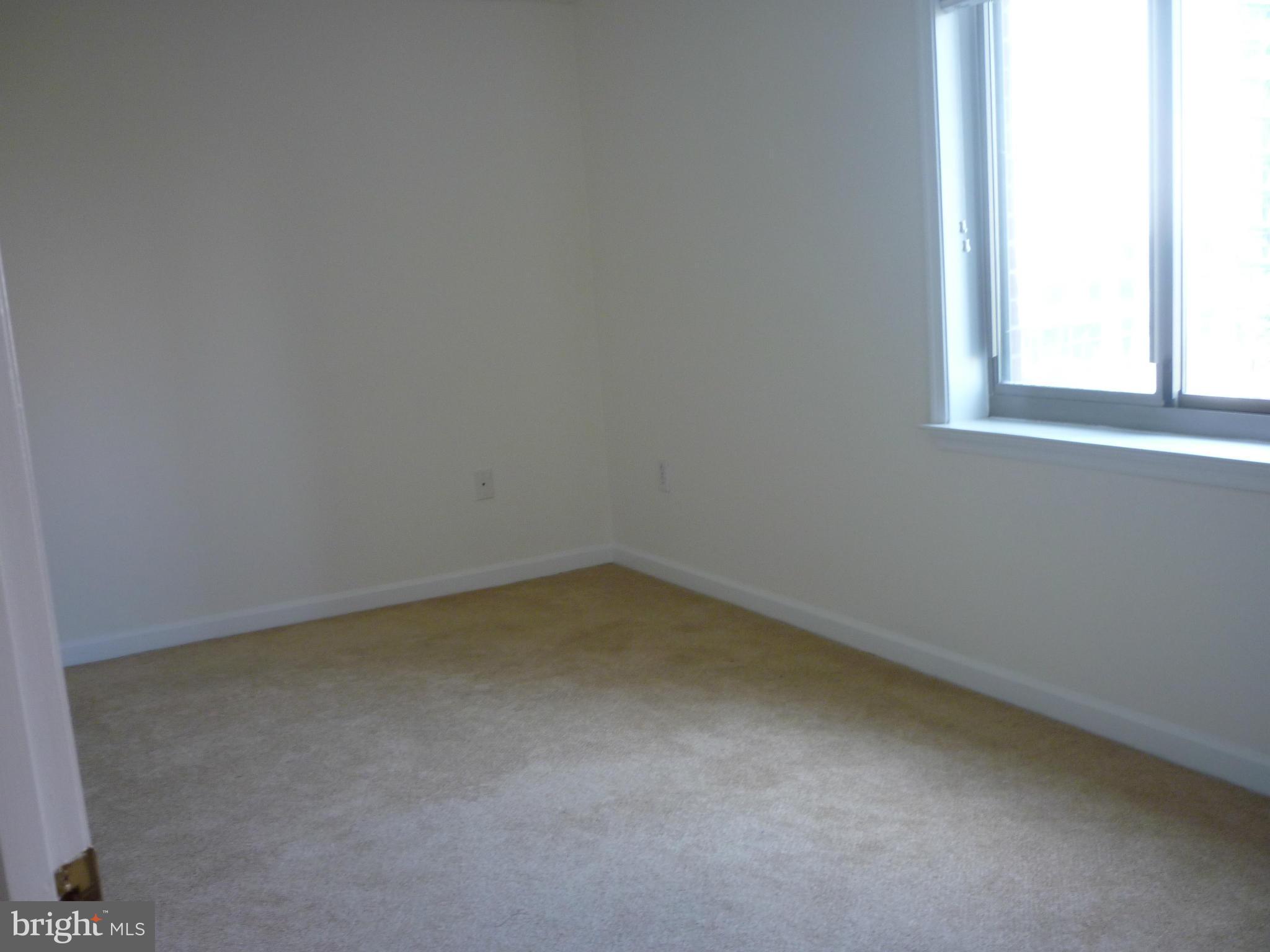 VIRGINIA SQUARE - Residential Lease