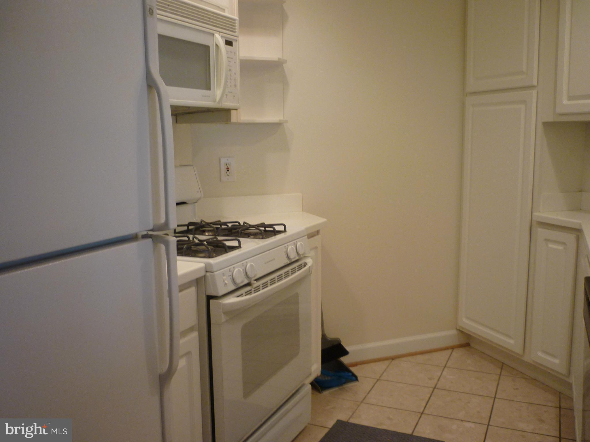 VIRGINIA SQUARE - Residential Lease