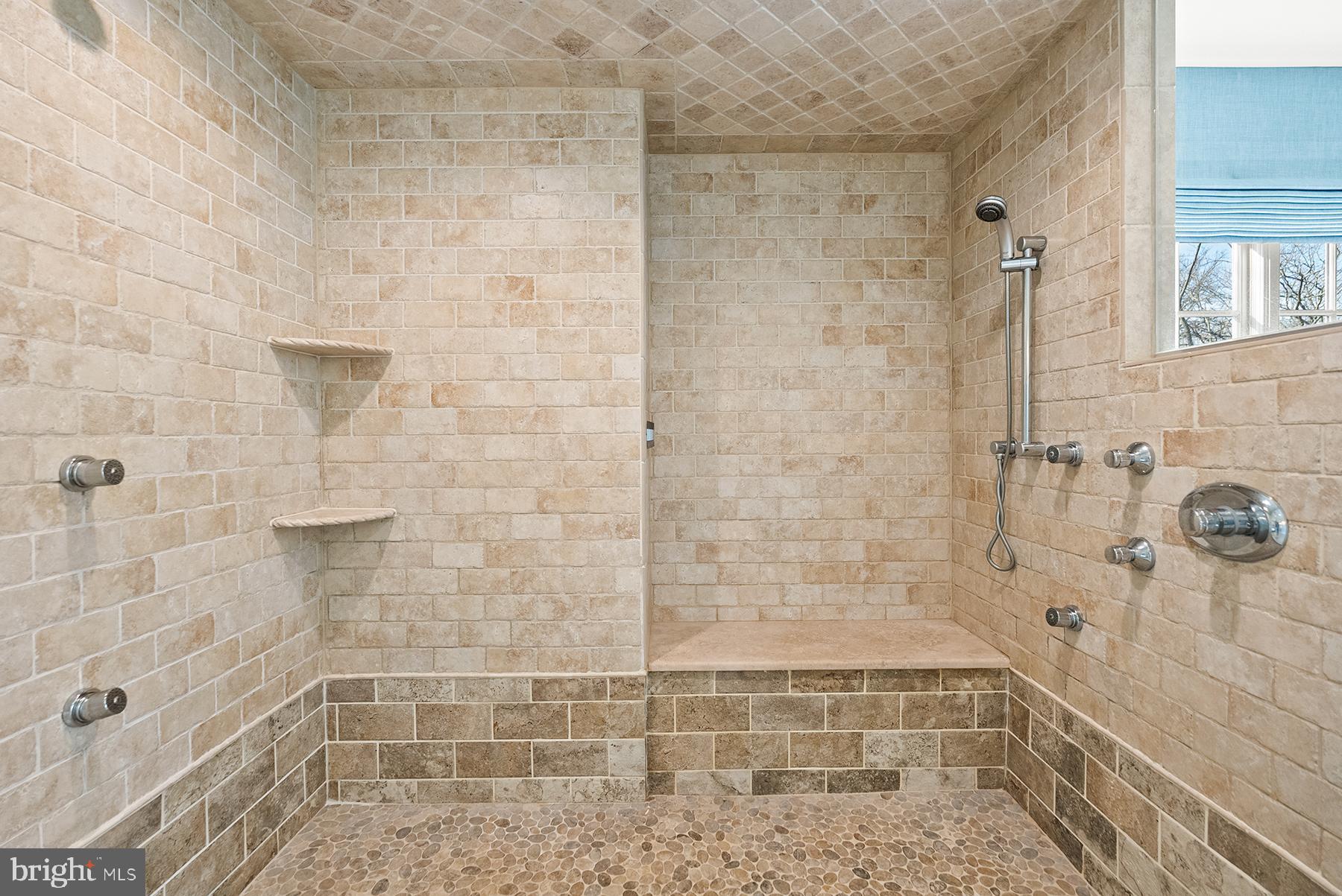 WIMBLEDON FARMS - Residential