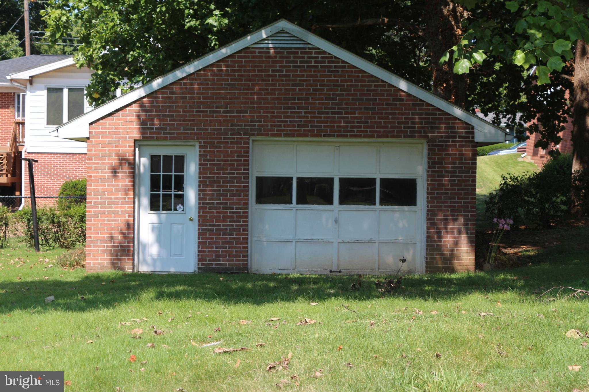 WOODMOOR - Residential