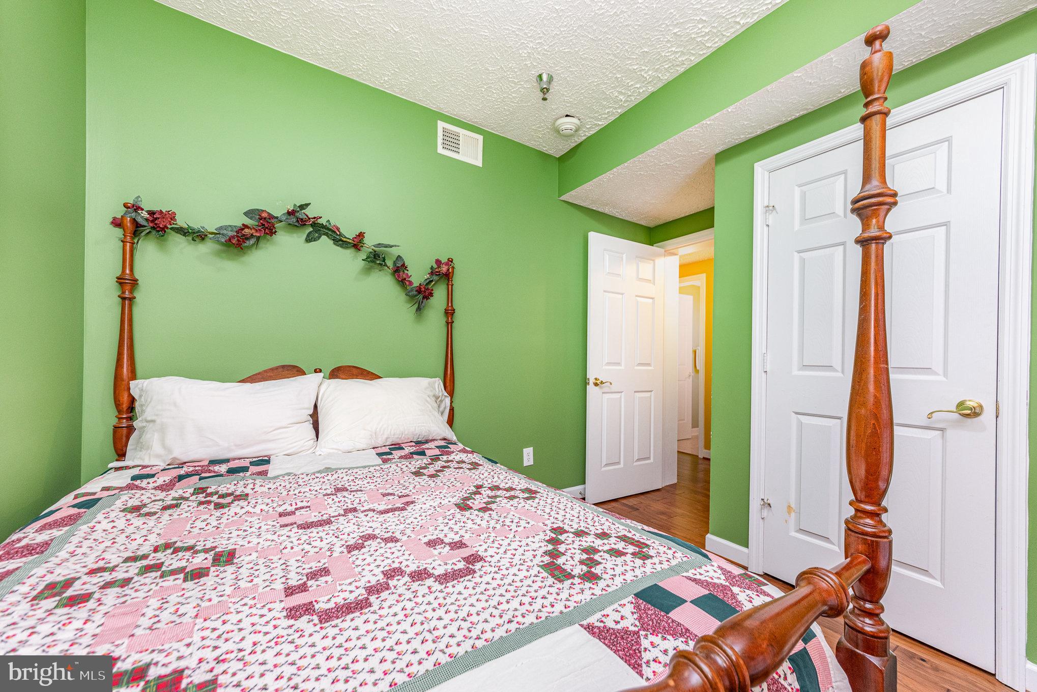 POTOMAC RENAISSANCE - Residential Lease