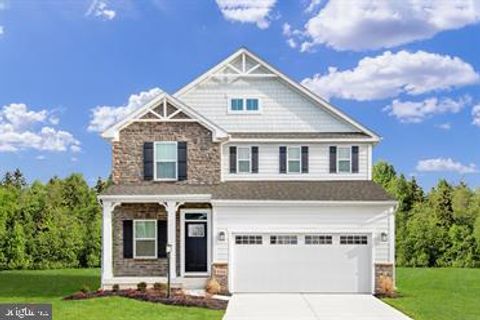 2012 CARACAS BOULEVARD MARTINSBURG WV 25403