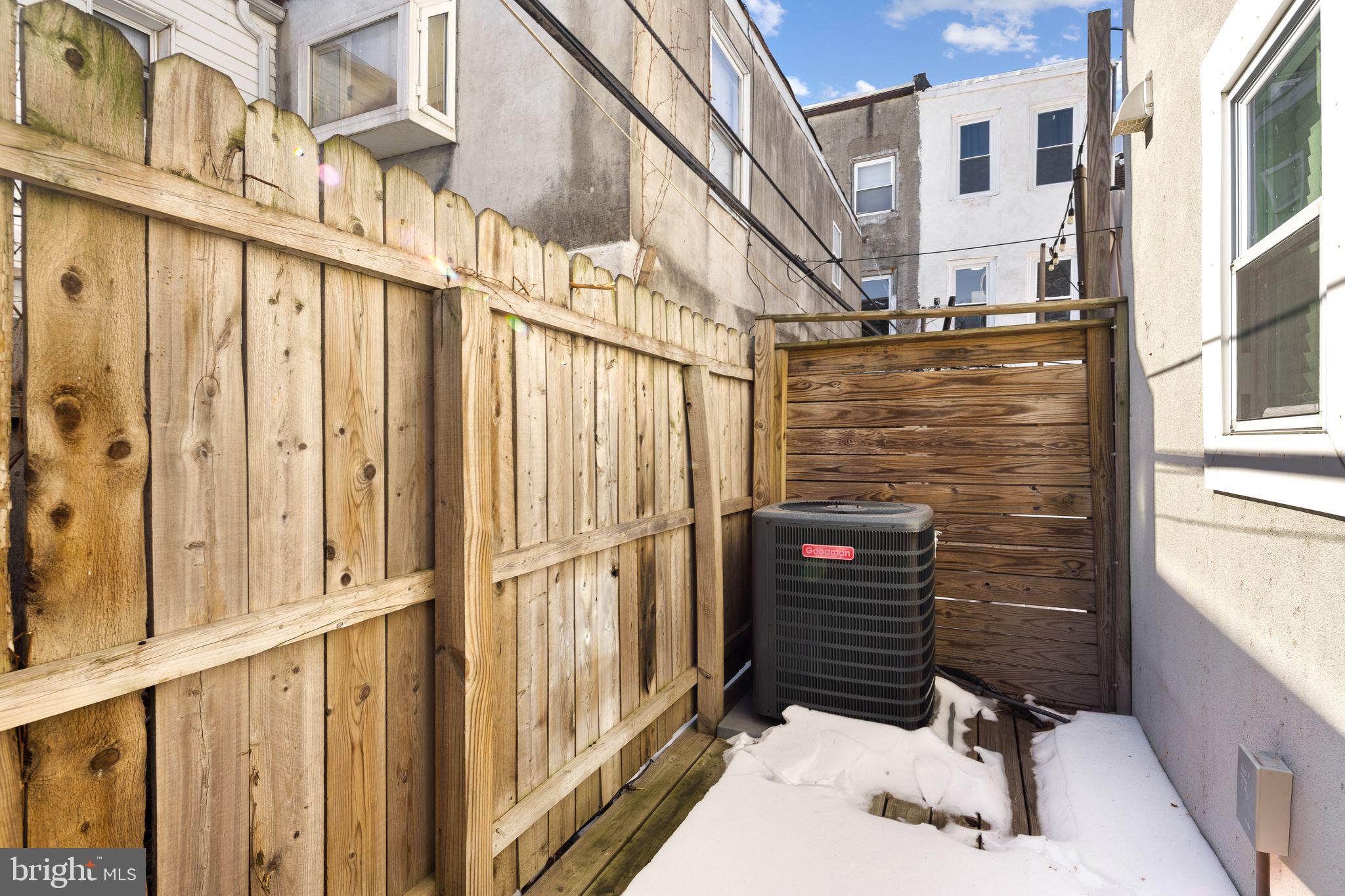 DICKINSON NARROWS - Residential