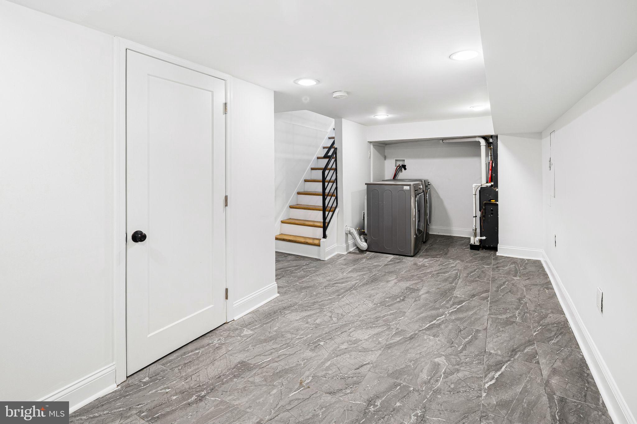 DICKINSON NARROWS - Residential