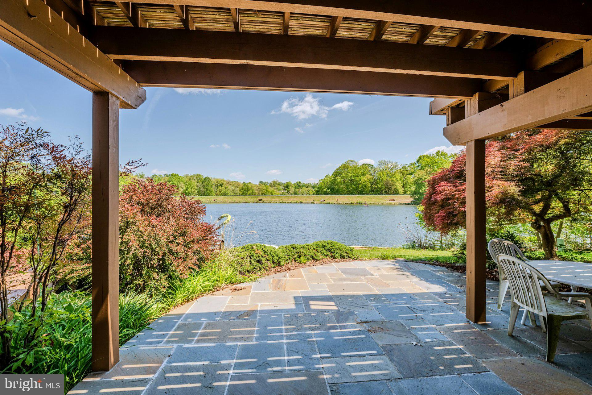 LAKEWINDS II - Residential