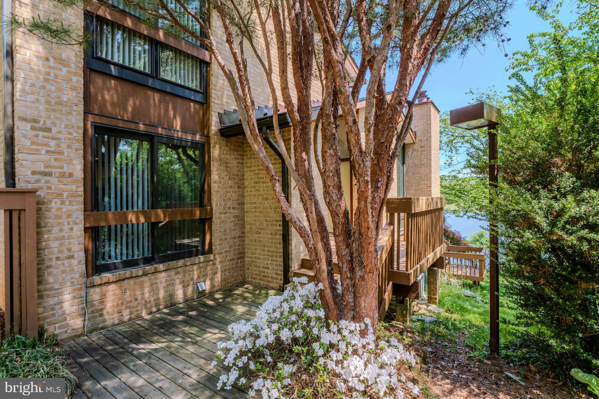 LAKEWINDS II - Residential