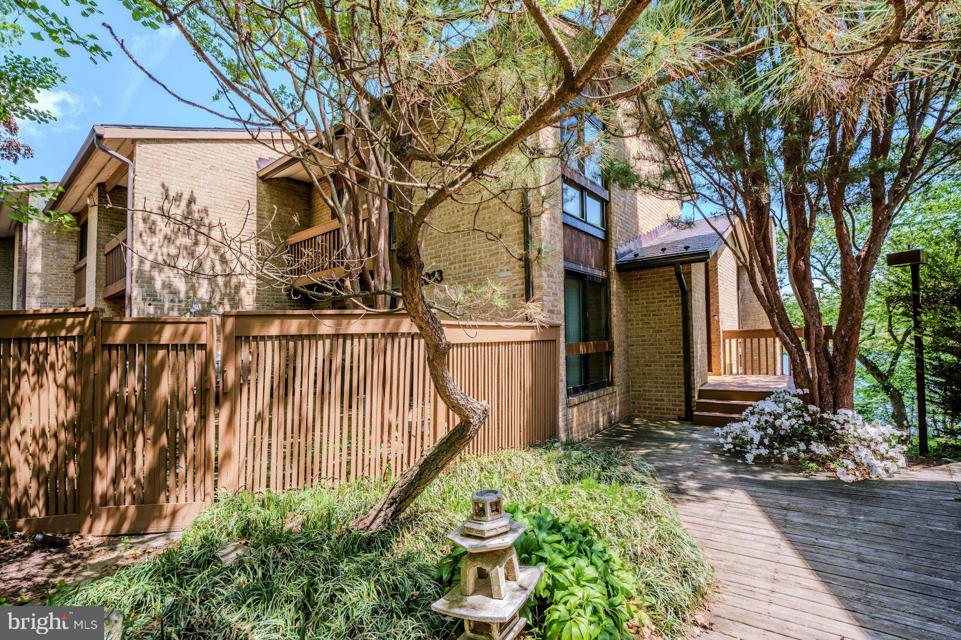 LAKEWINDS II - Residential