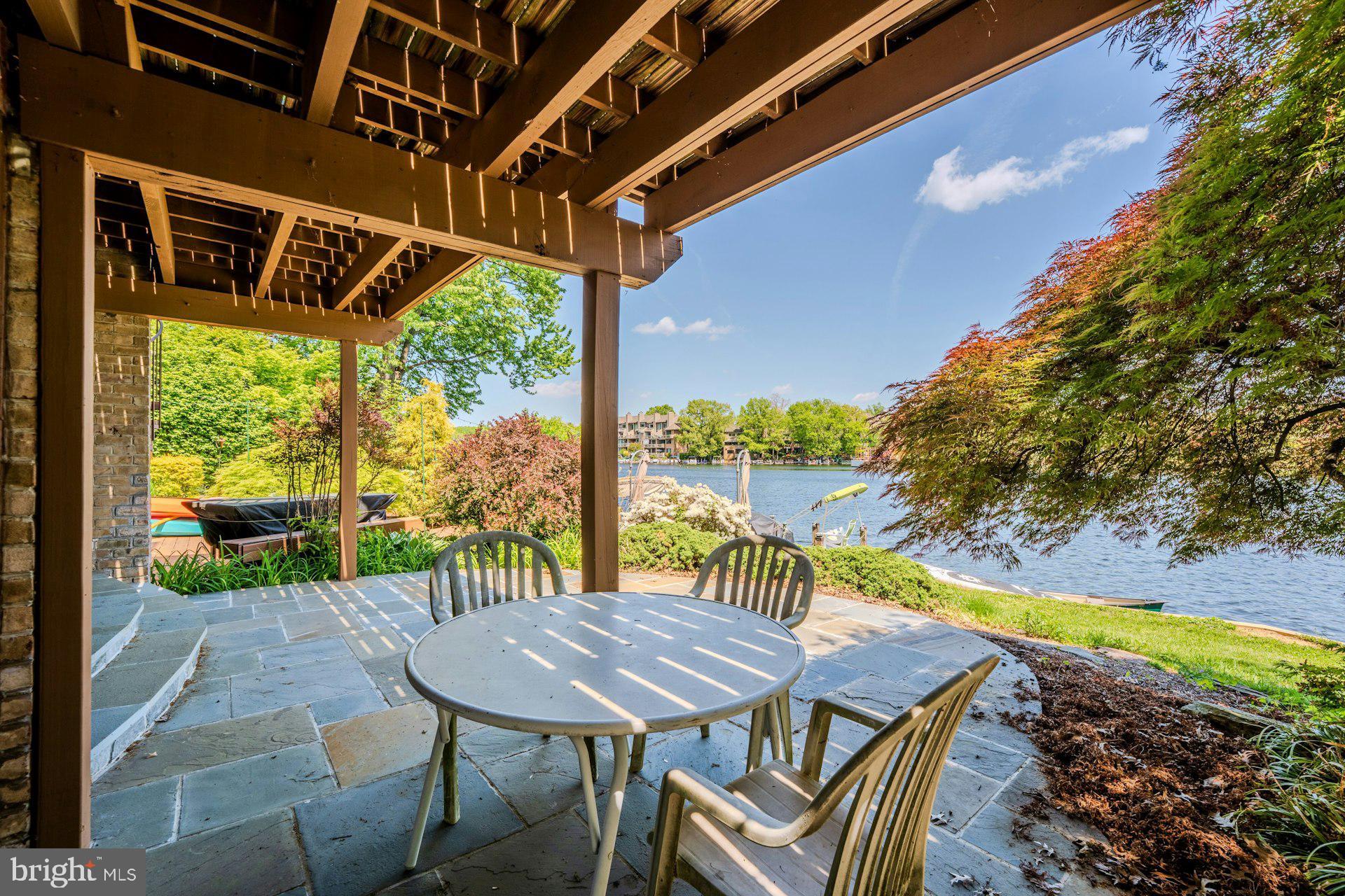 LAKEWINDS II - Residential