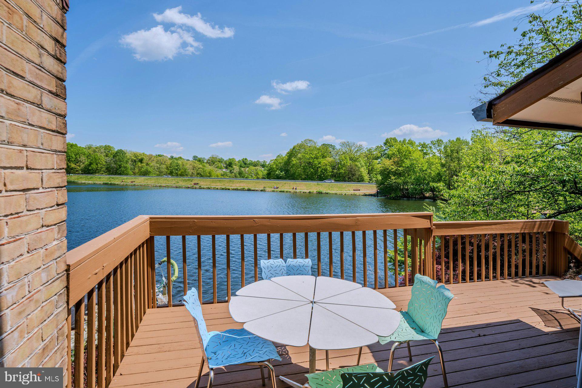 LAKEWINDS II - Residential