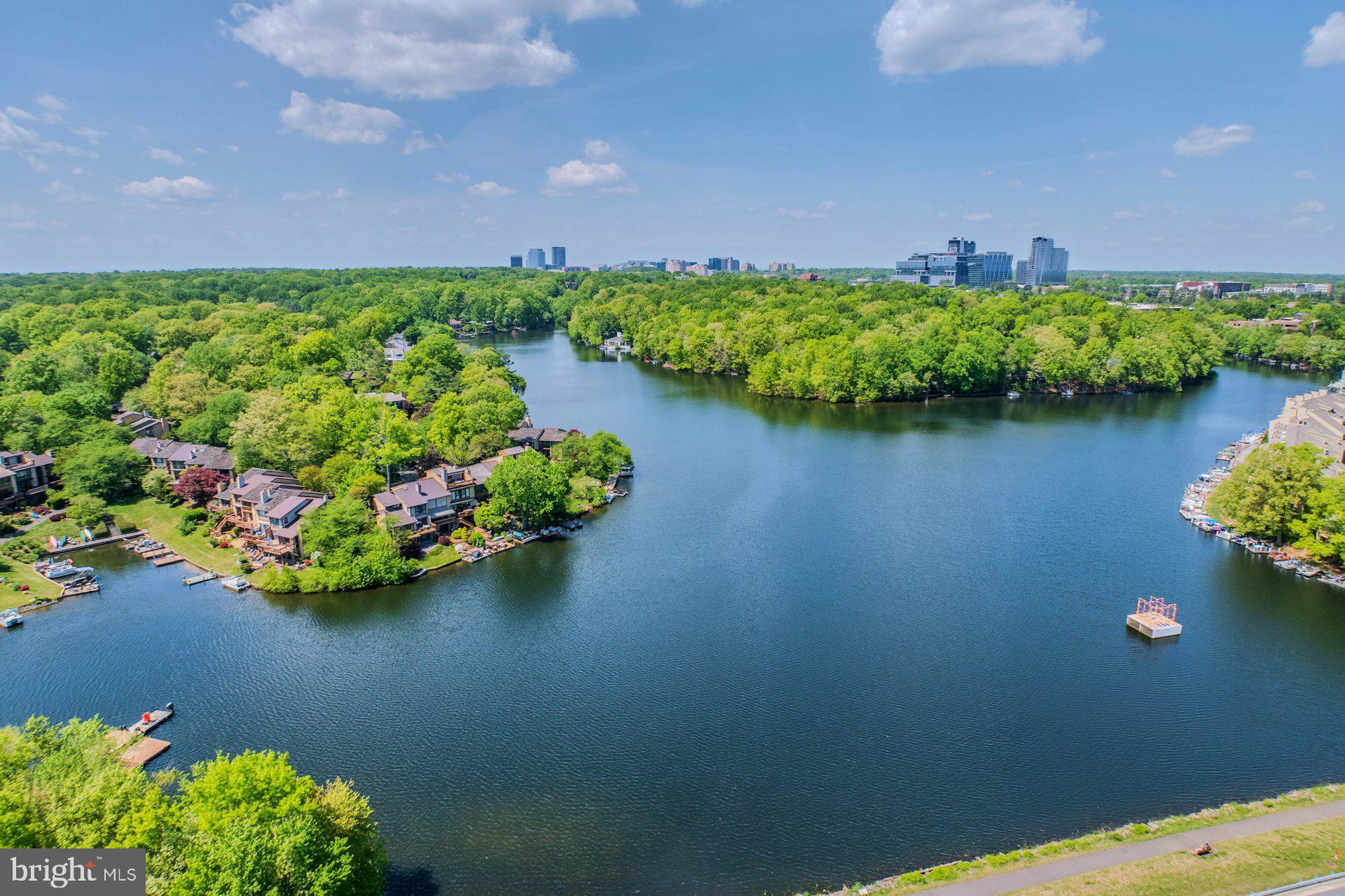 LAKEWINDS II - Residential