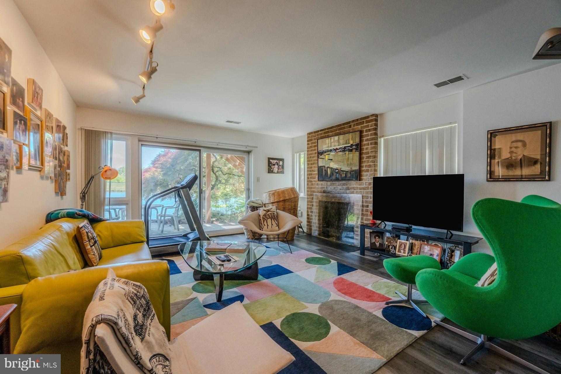 LAKEWINDS II - Residential