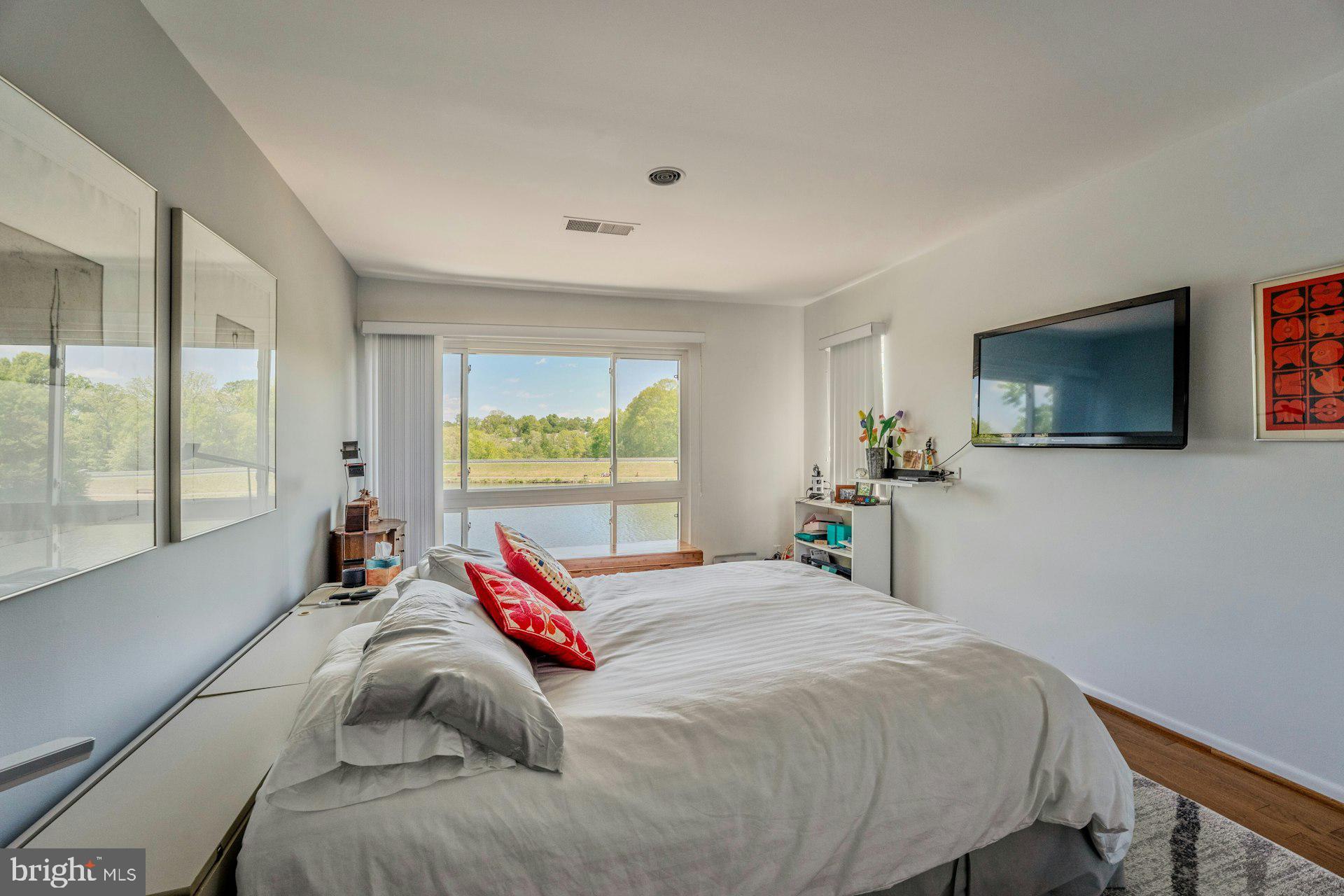 LAKEWINDS II - Residential