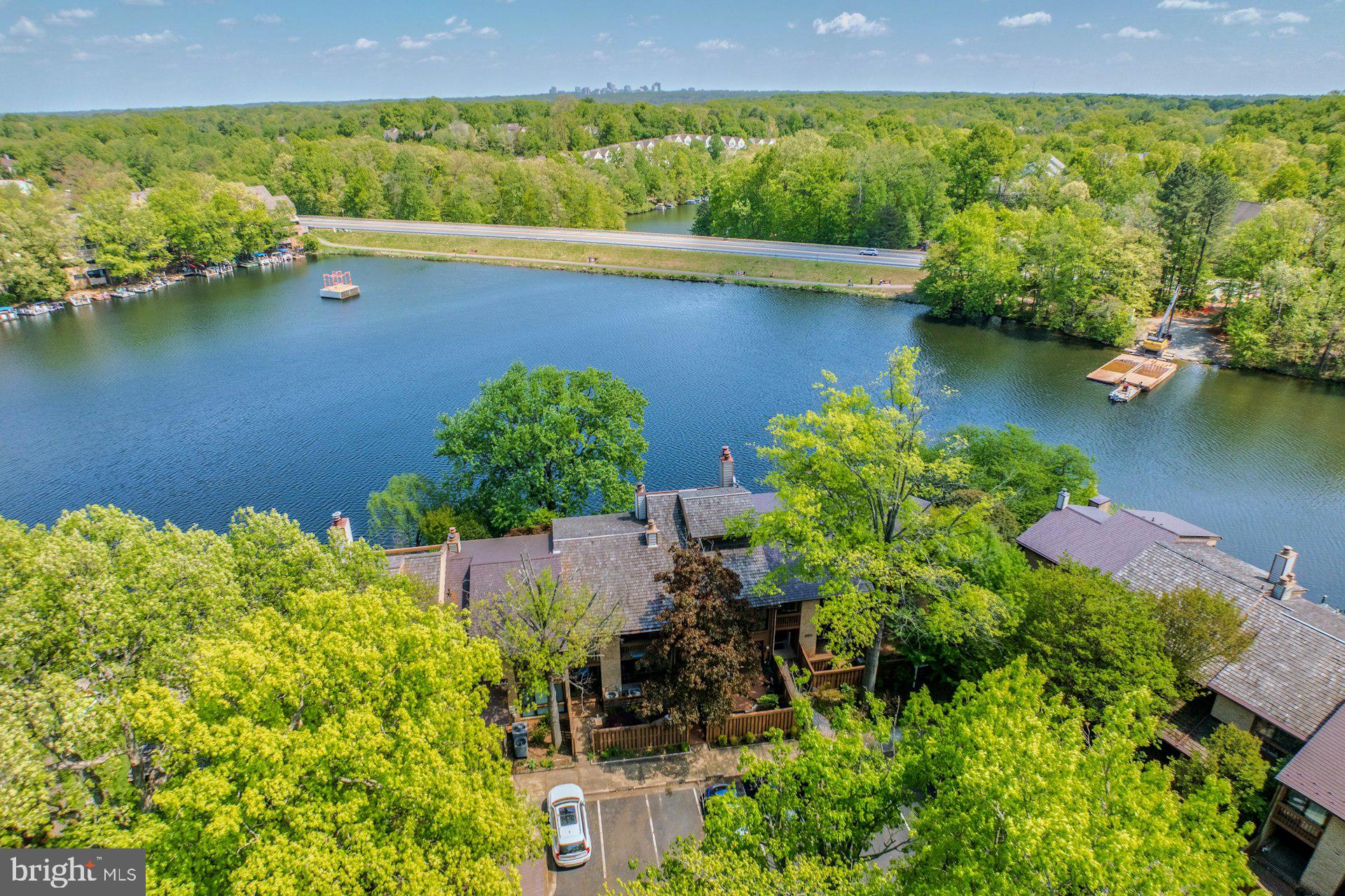 LAKEWINDS II - Residential