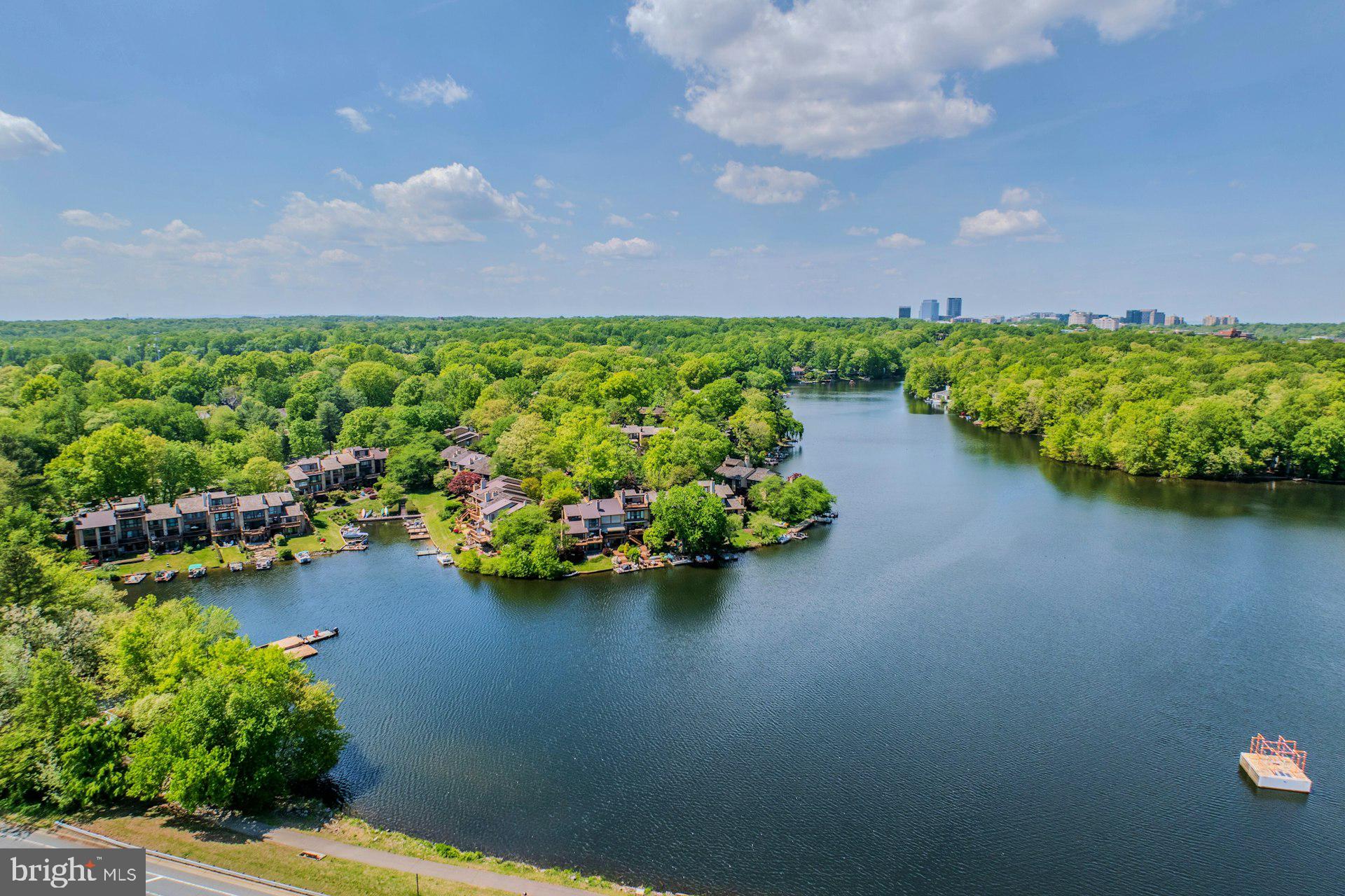 LAKEWINDS II - Residential