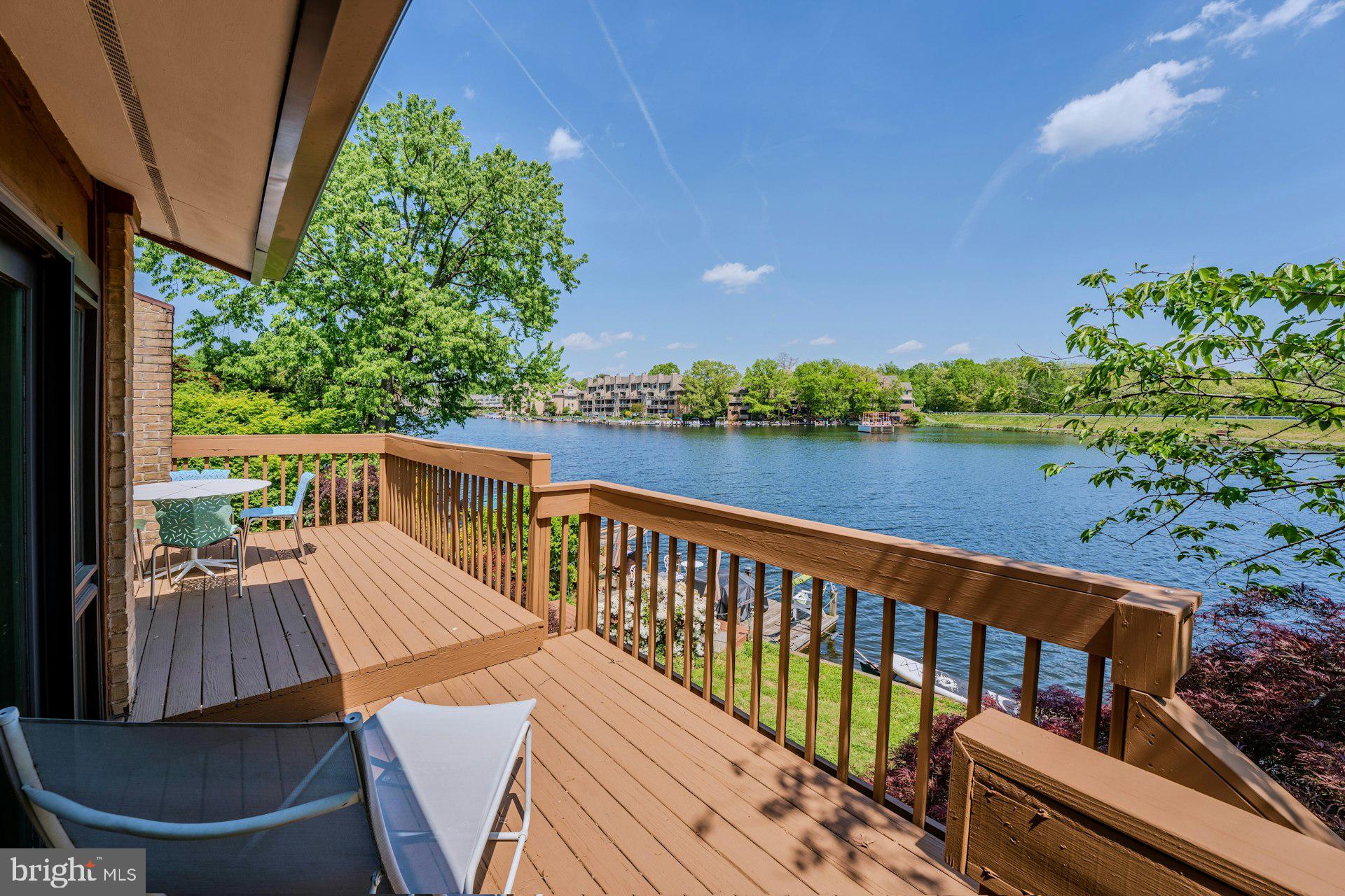 LAKEWINDS II - Residential