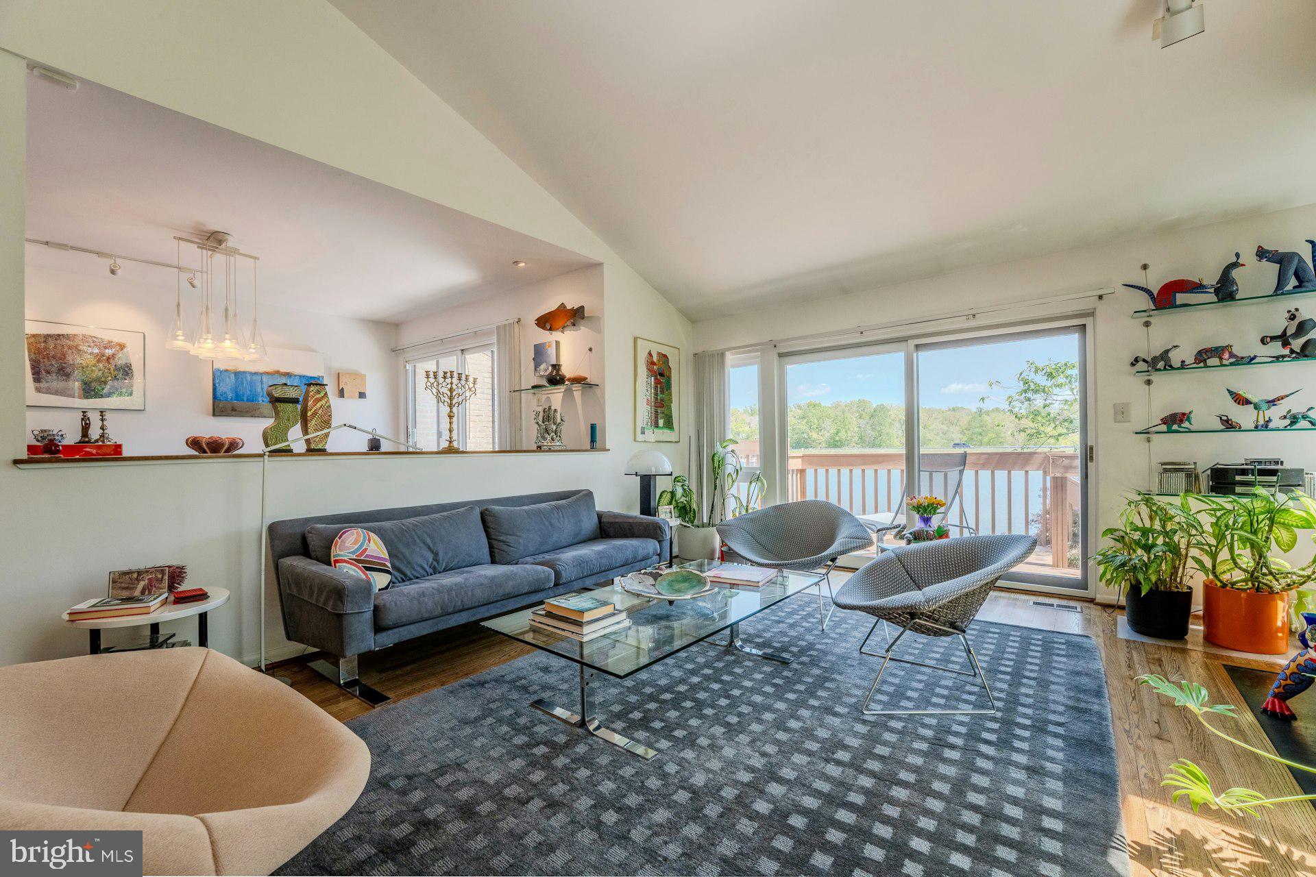 LAKEWINDS II - Residential