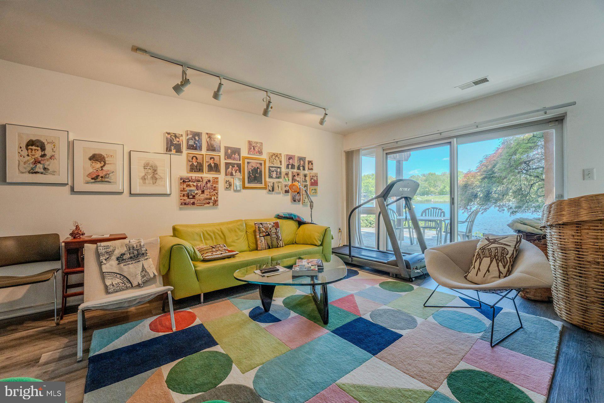 LAKEWINDS II - Residential