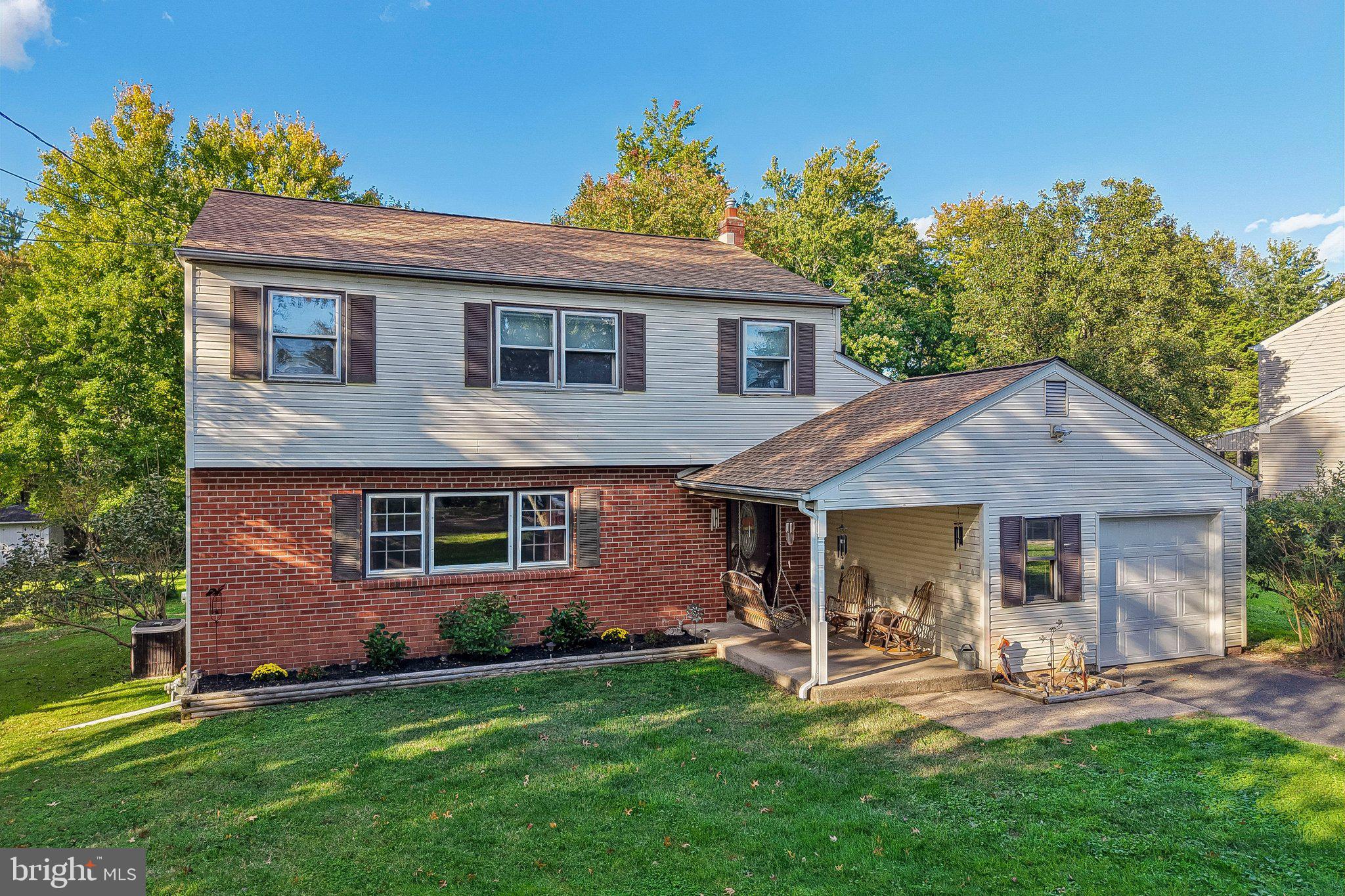 729 MOCKINGBIRD LANE