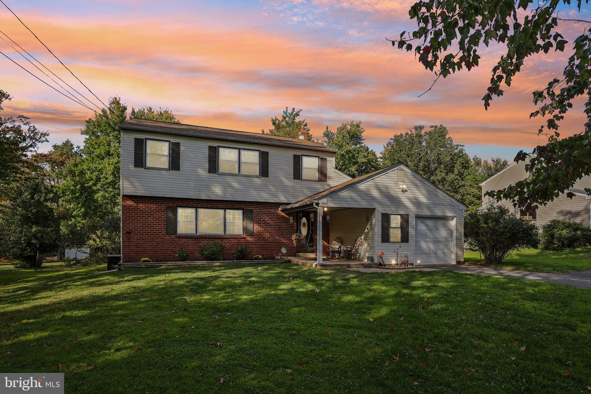 729 MOCKINGBIRD LANE