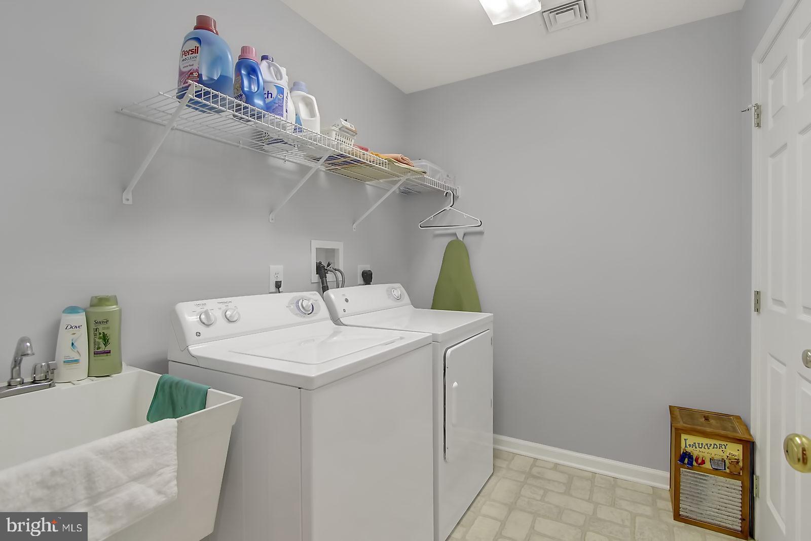 WHITE OAK MANOR - Residential