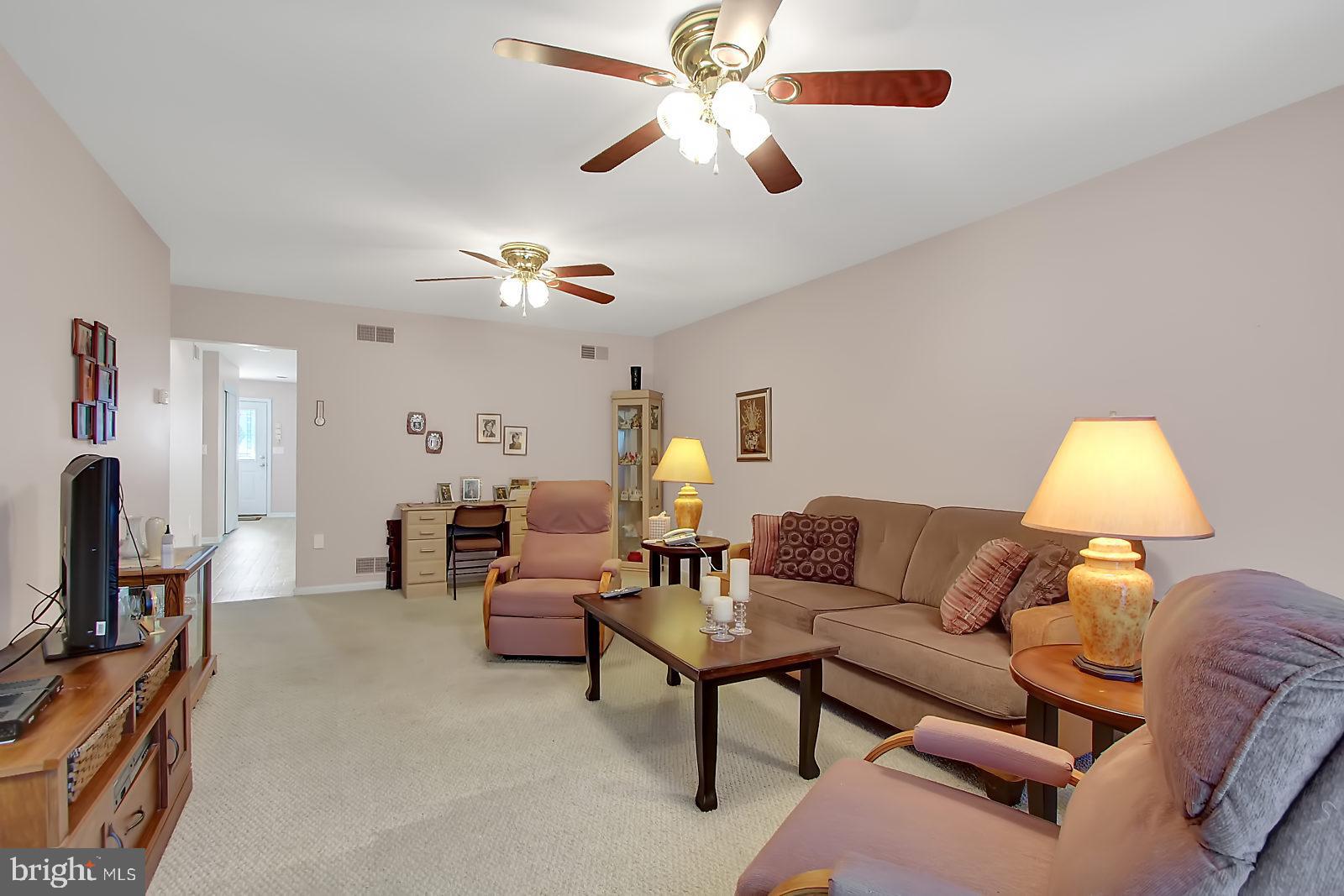 WHITE OAK MANOR - Residential