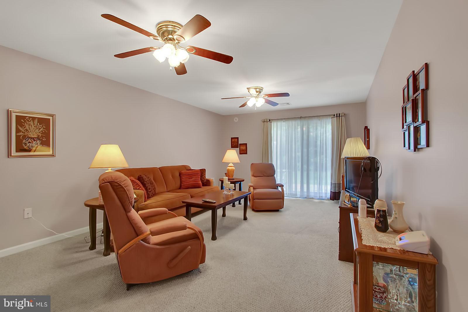 WHITE OAK MANOR - Residential