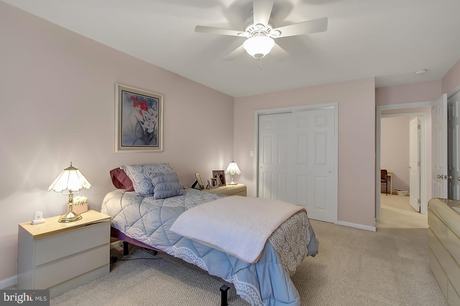 WHITE OAK MANOR - Residential