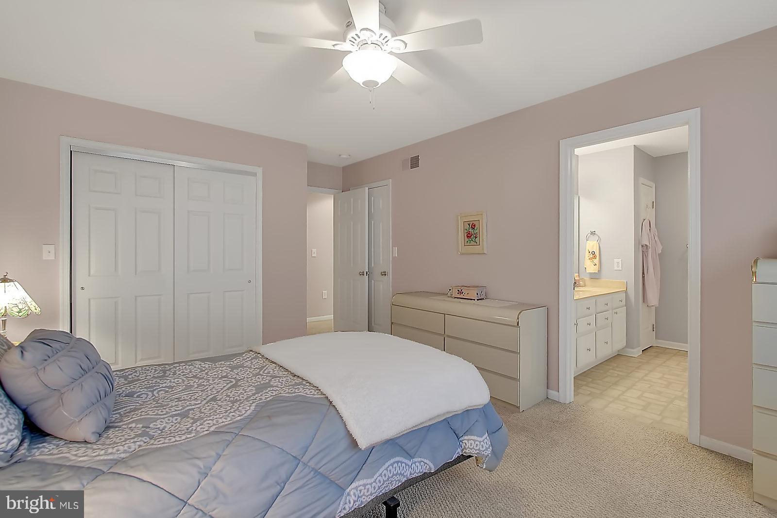 WHITE OAK MANOR - Residential