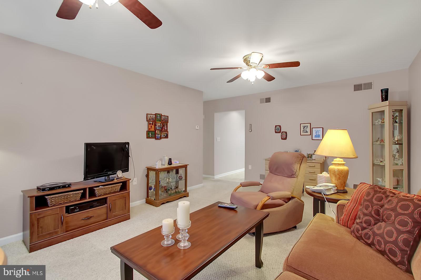 WHITE OAK MANOR - Residential
