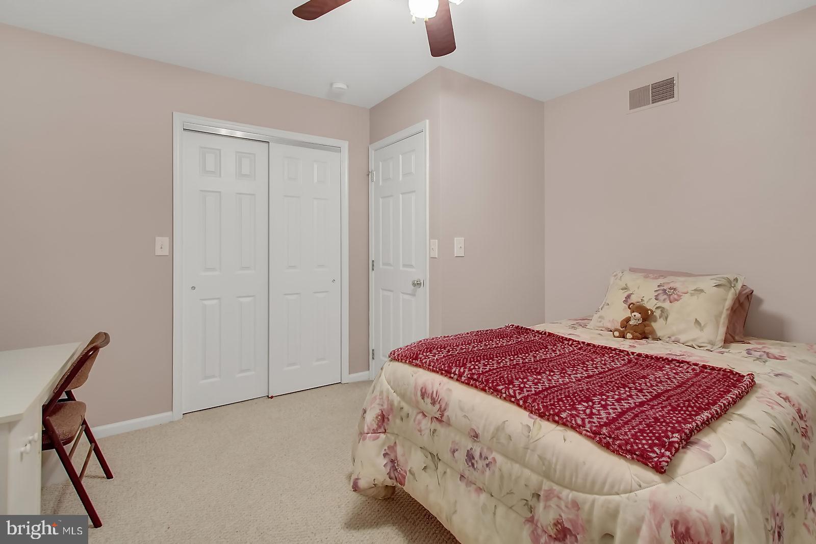 WHITE OAK MANOR - Residential