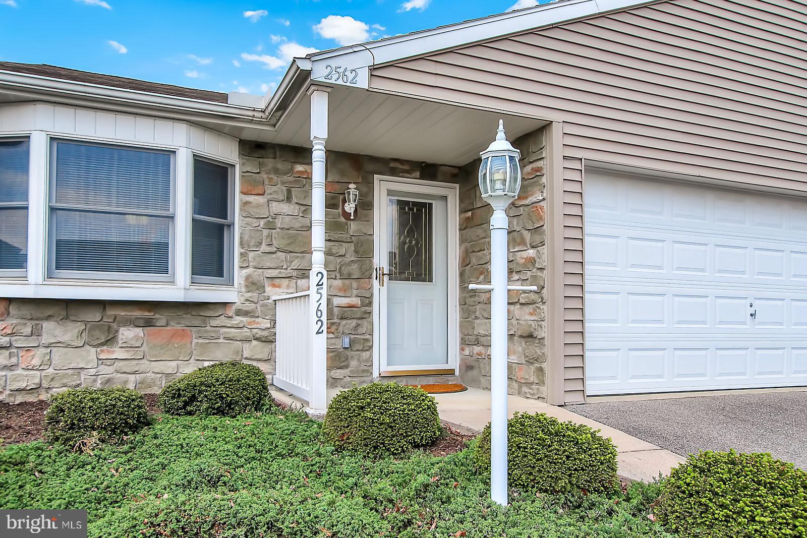 WHITE OAK MANOR - Residential