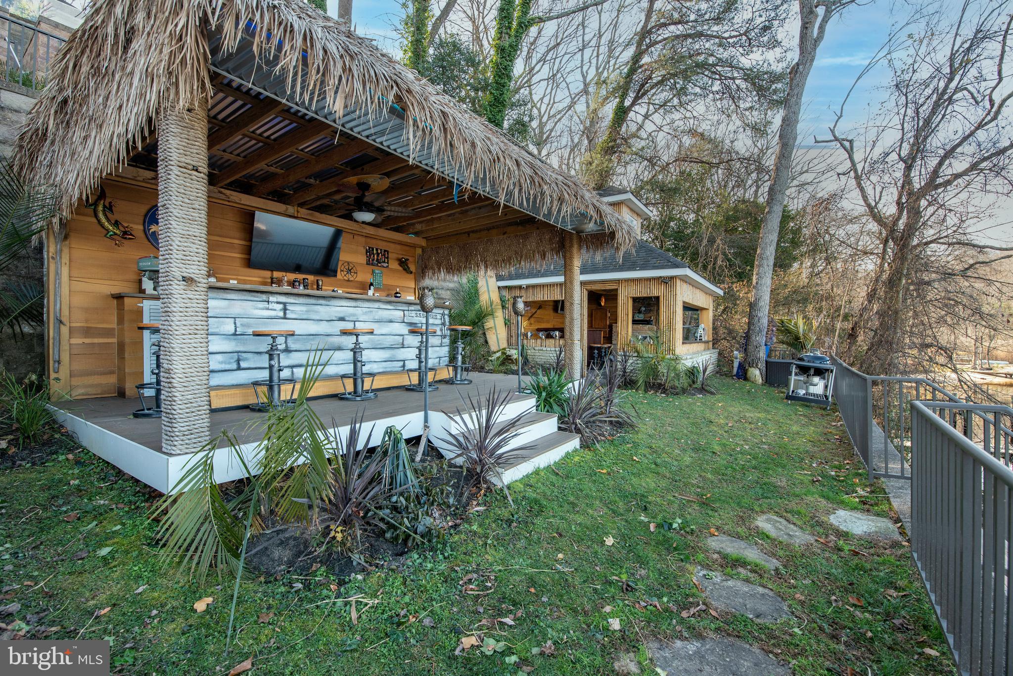 SUNRISE BEACH - Residential