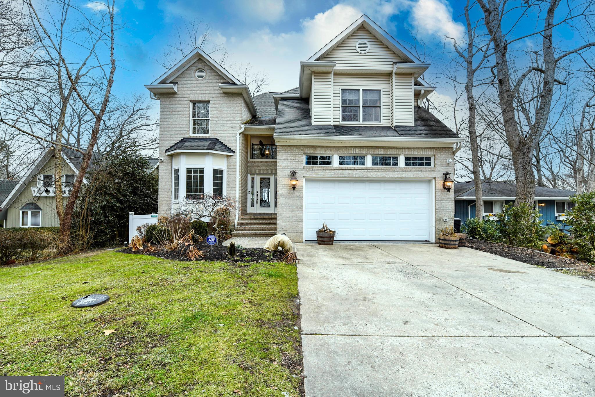 SUNRISE BEACH - Residential