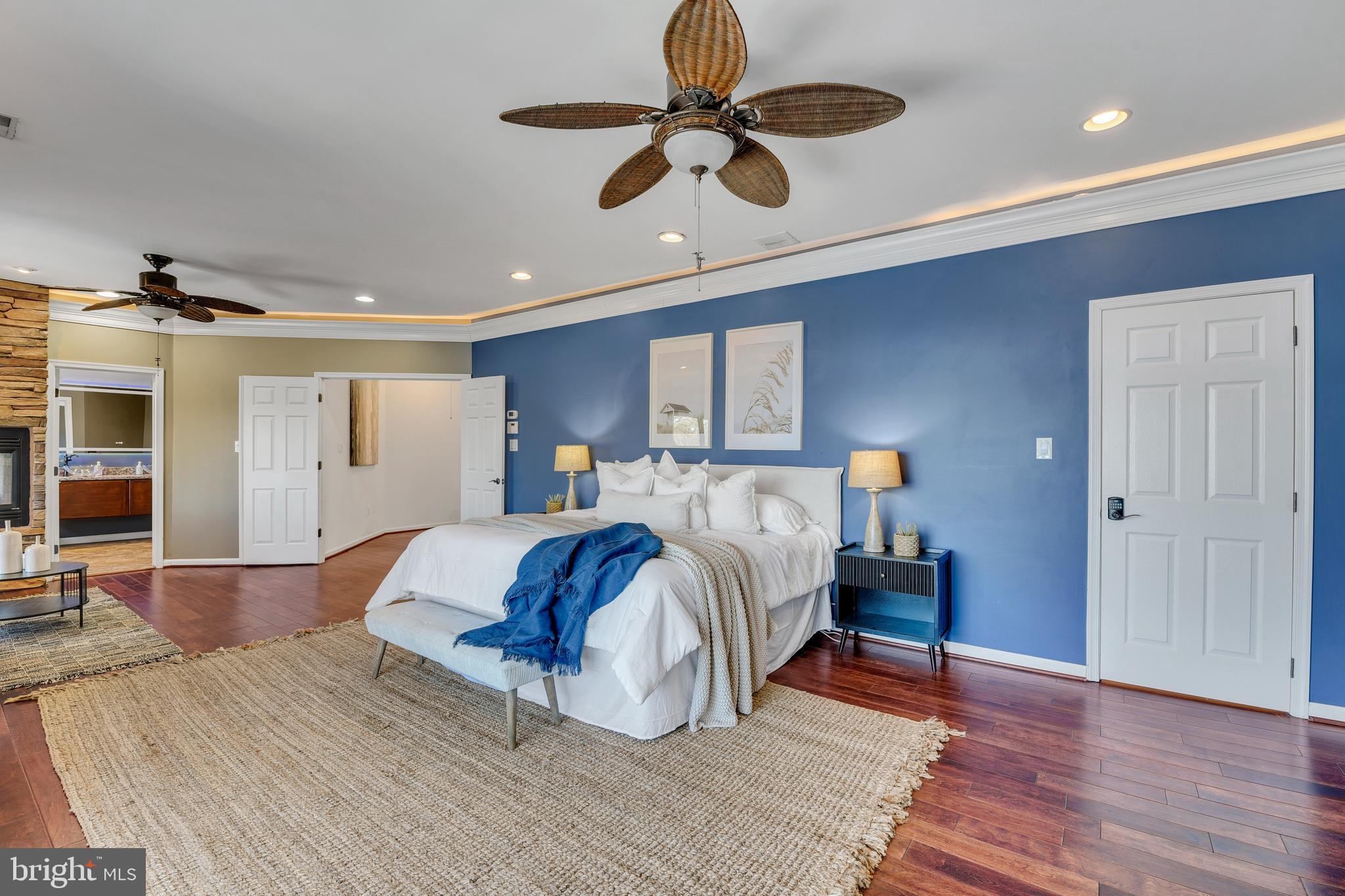 SUNRISE BEACH - Residential