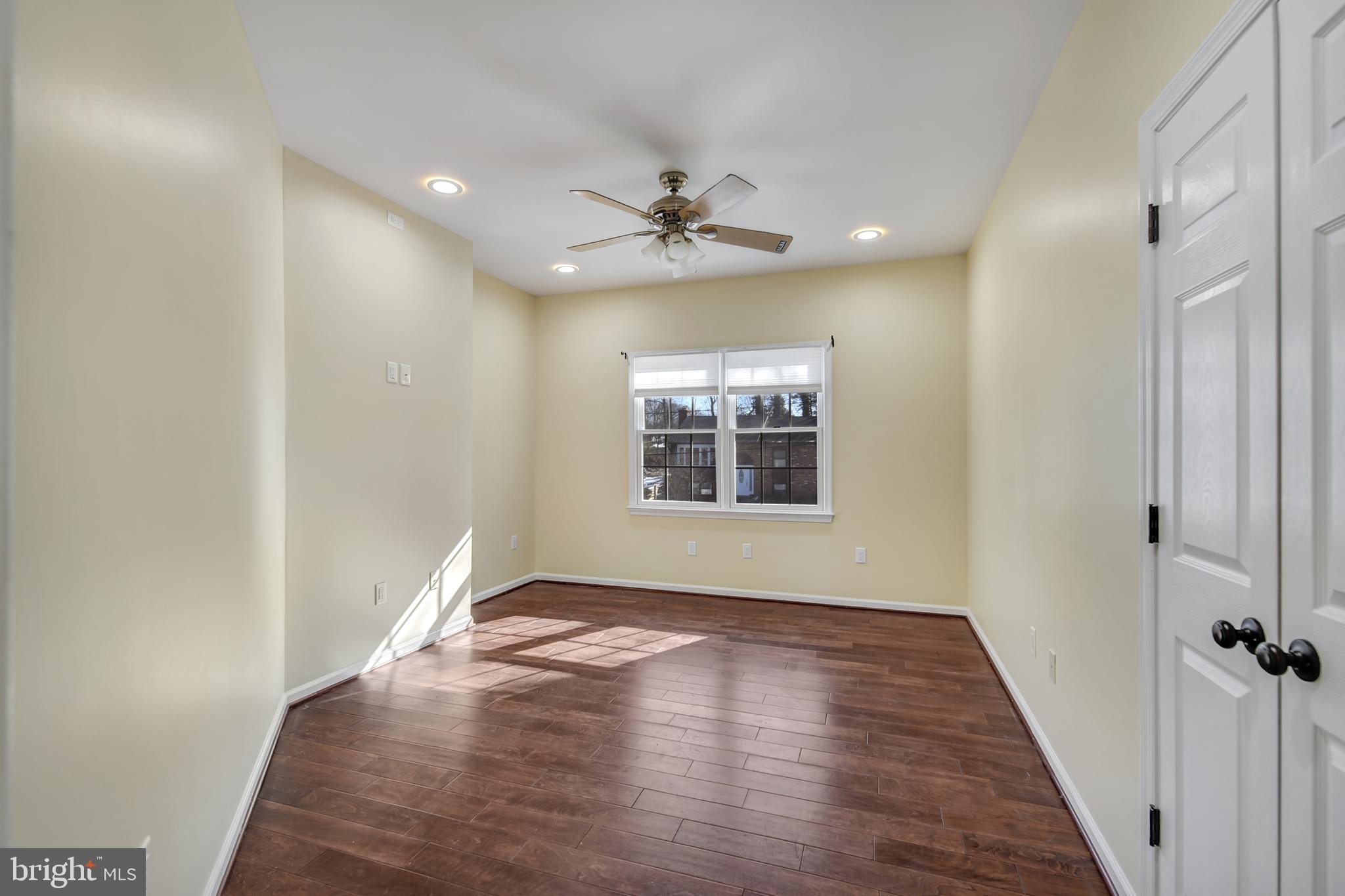 SUNRISE BEACH - Residential