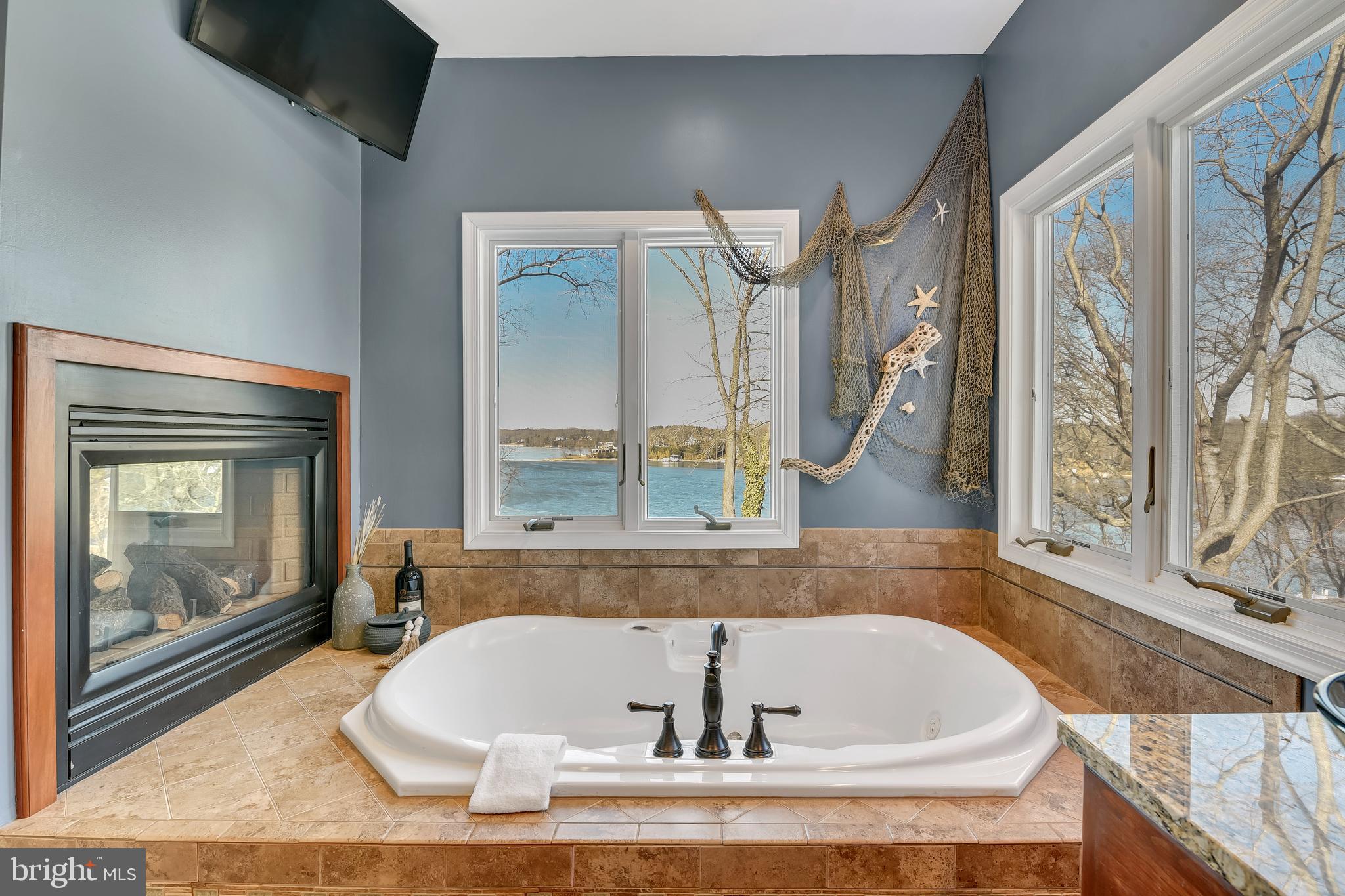 SUNRISE BEACH - Residential