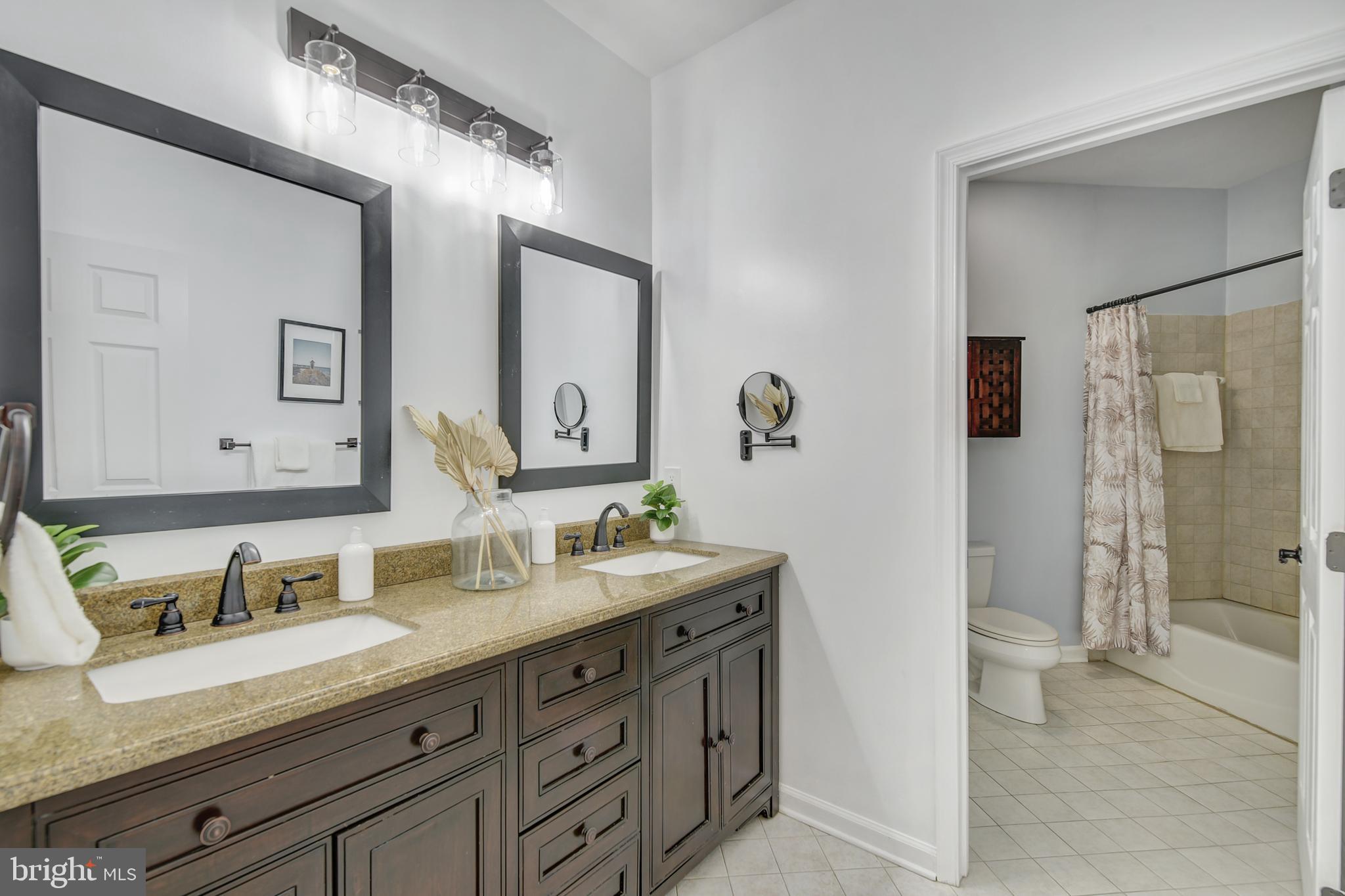 SUNRISE BEACH - Residential