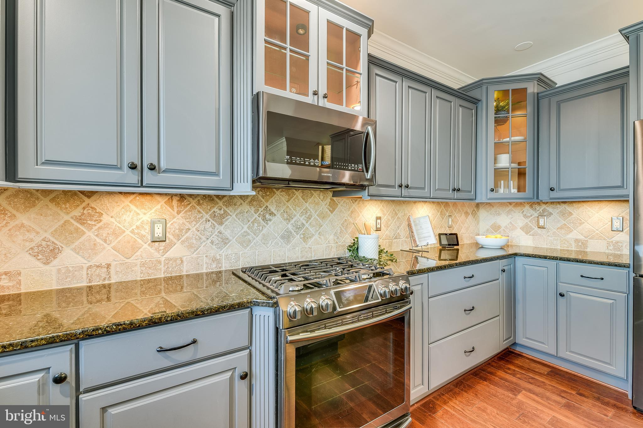 SUNRISE BEACH - Residential