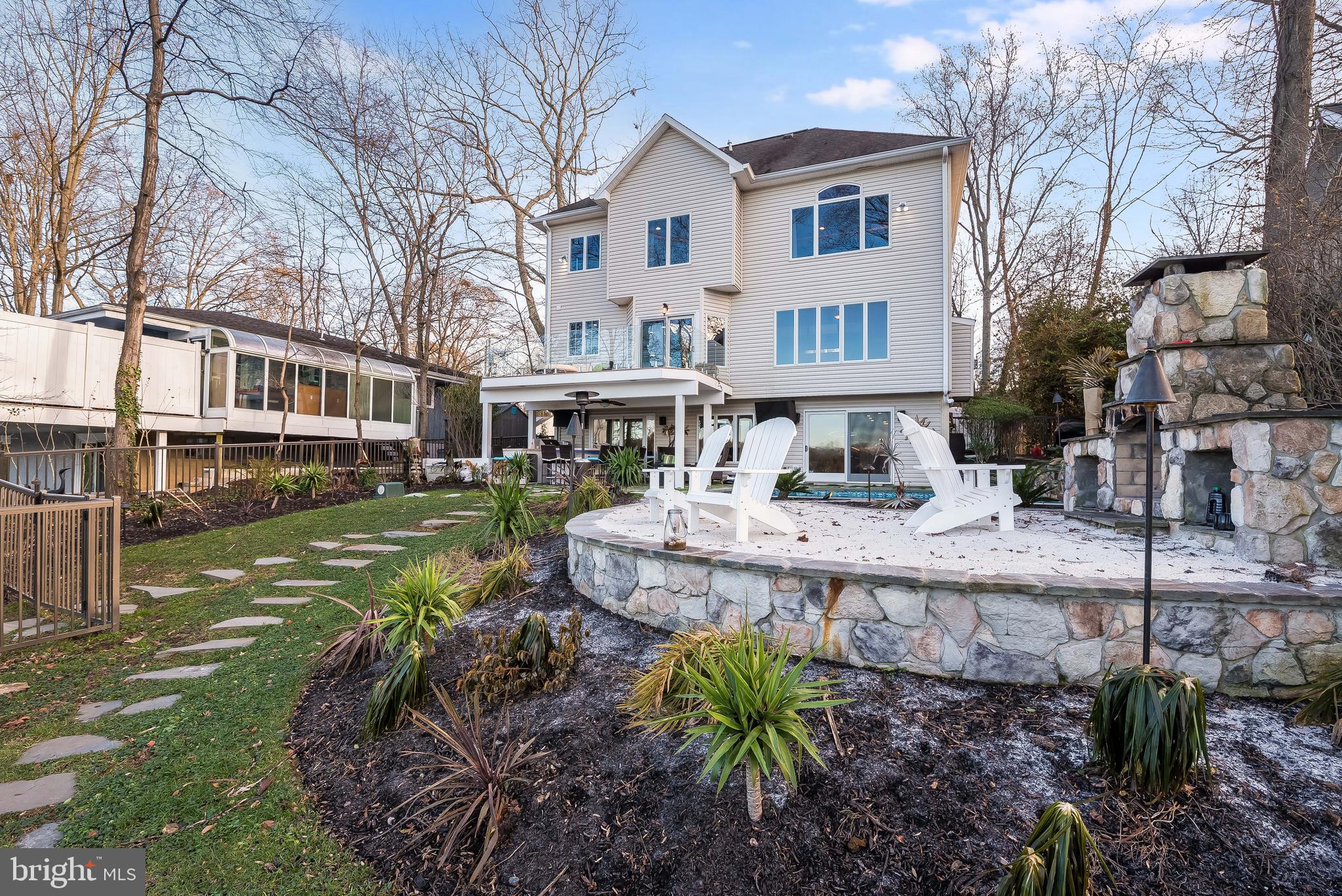 SUNRISE BEACH - Residential