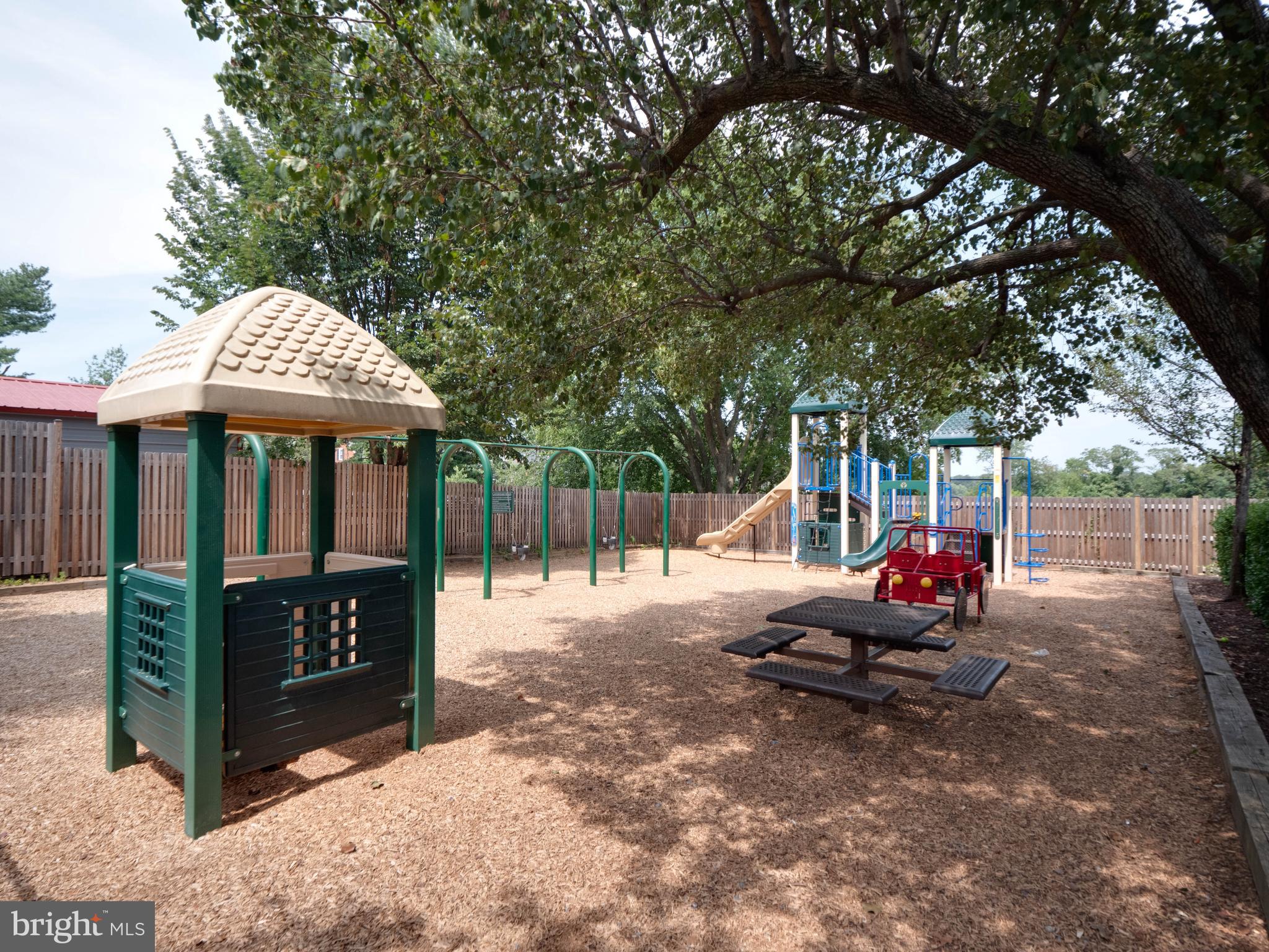 FAIRLINGTON VILLAGES - Residential