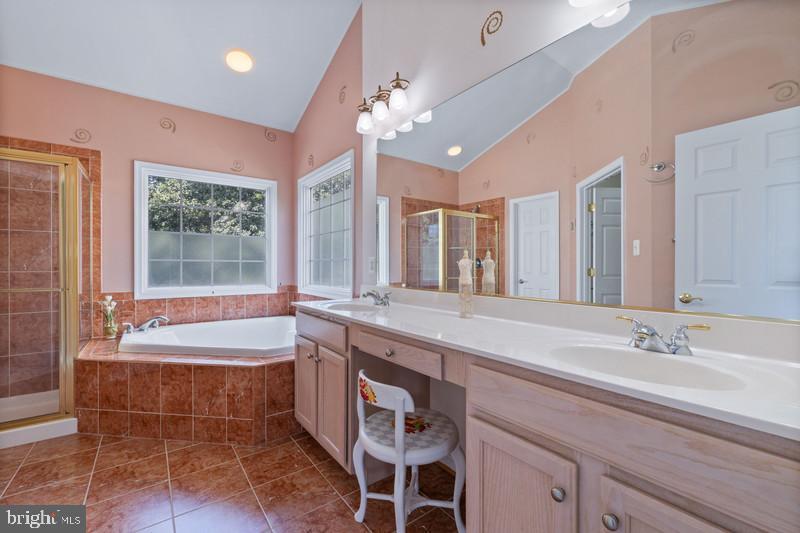 LANSDOWNE ON THE POTOMAC - Residential