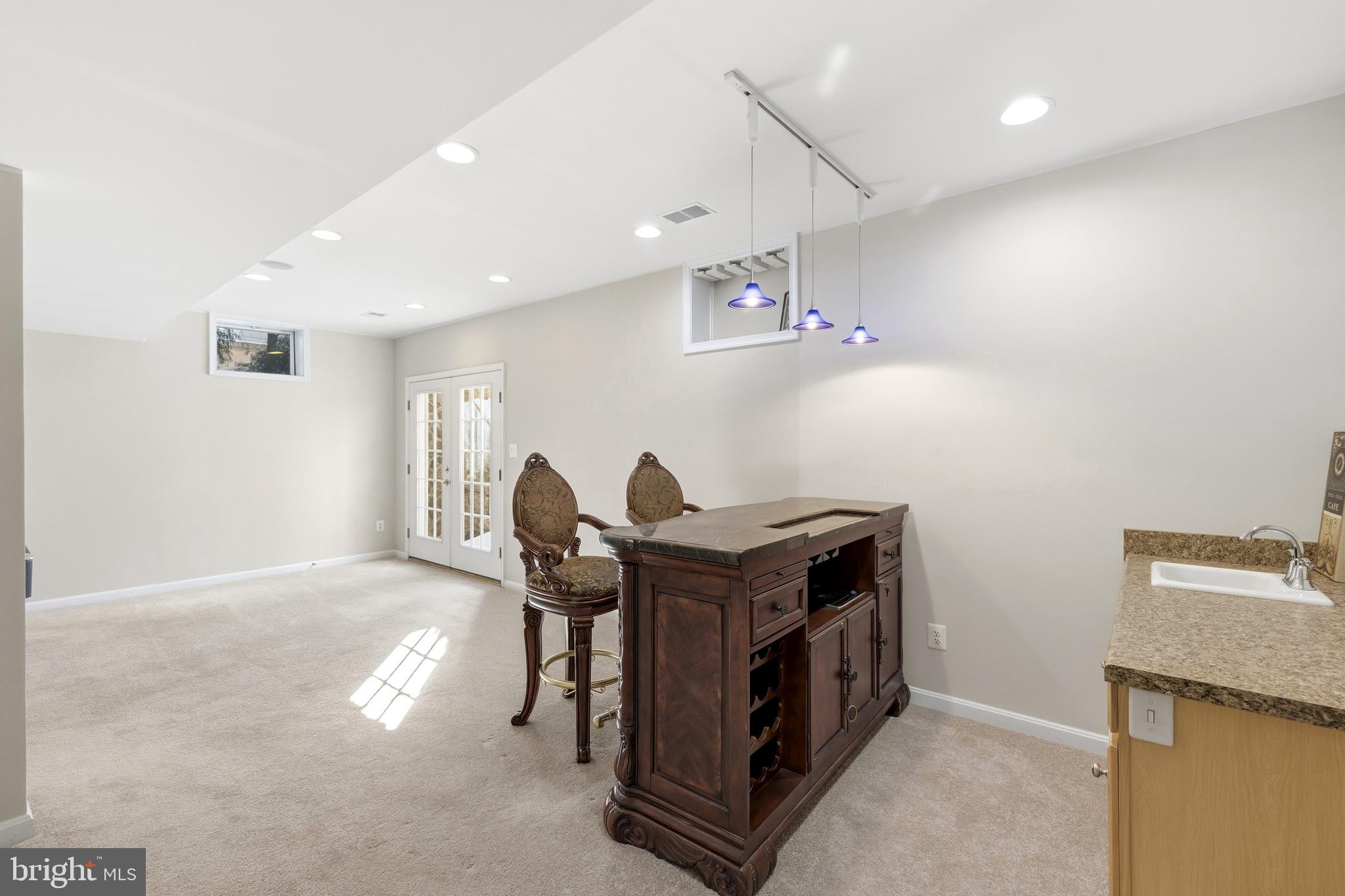 LANSDOWNE ON THE POTOMAC - Residential