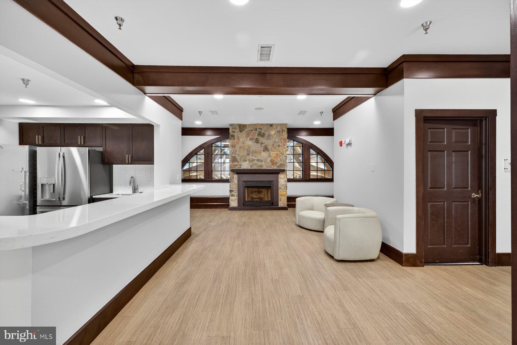 LANSDOWNE ON THE POTOMAC - Residential